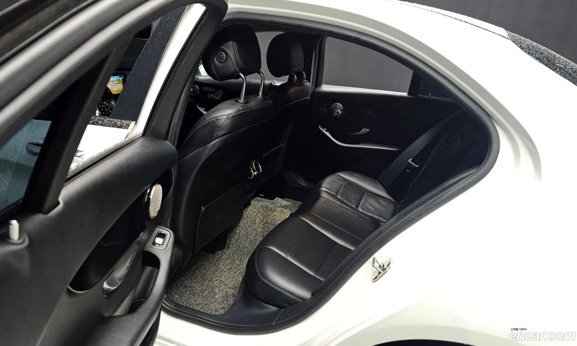 Mercedes-Benz C-Class W205 2019 — 2