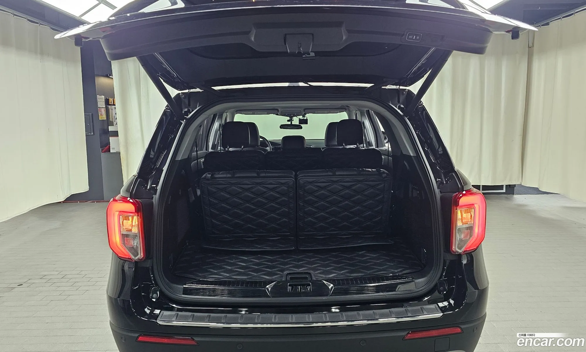 Ford Explorer 6th Gen 2021 1FMSK8FH3MGA35655 — 4