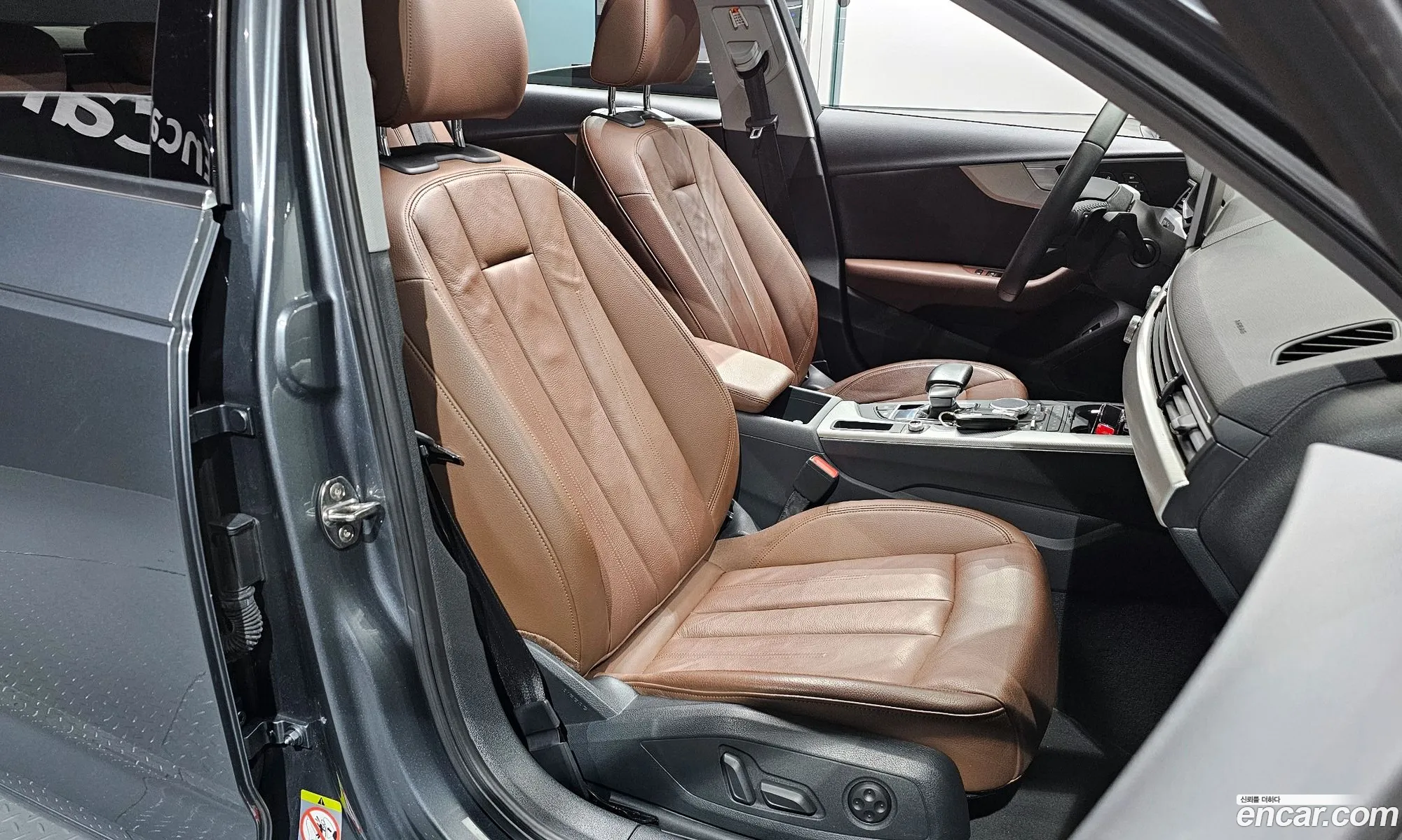 Audi A4 2019 WAUZZZF43KA124785 — 17
