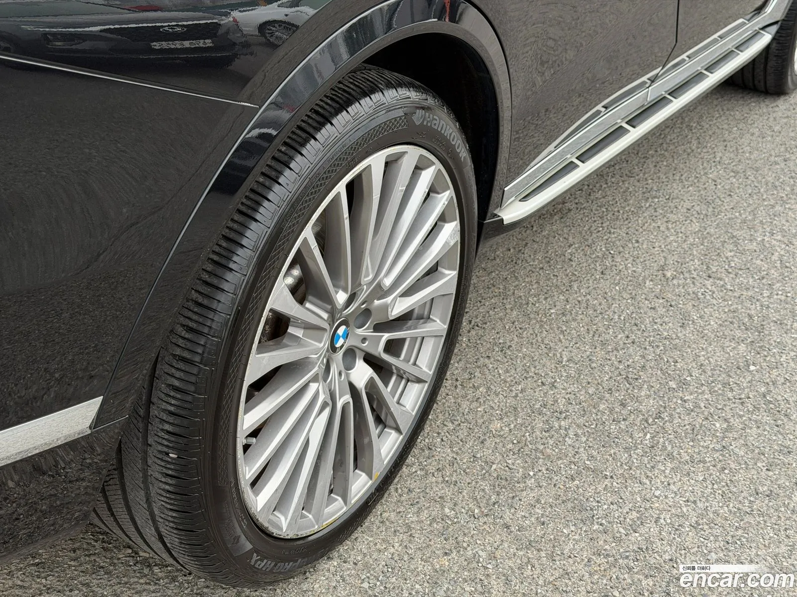 BMW X7 2021 — 7