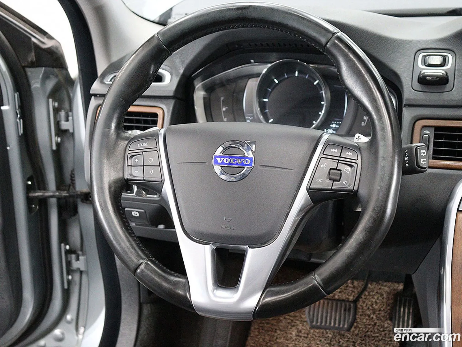 Volvo XC70 2016 — 12