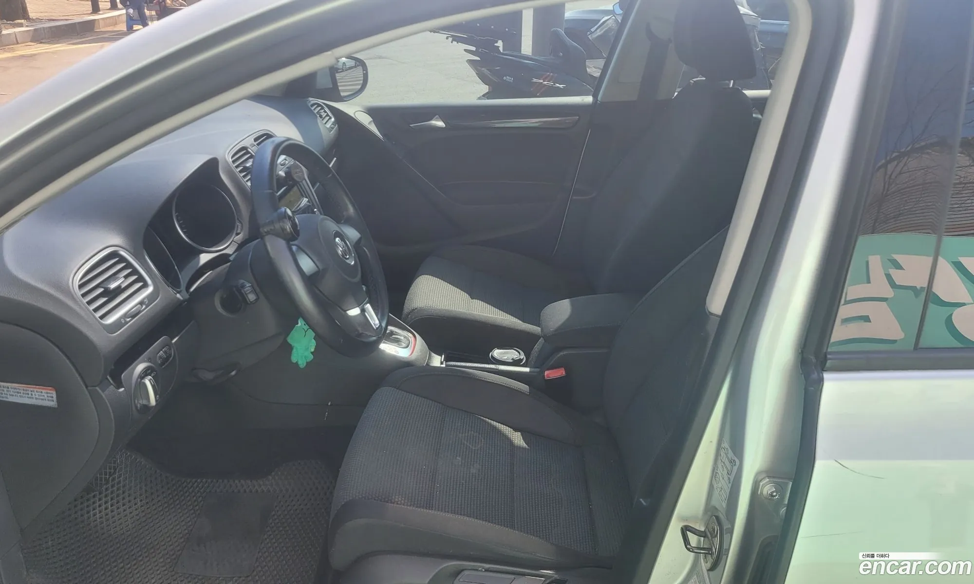 Volkswagen Golf 6th Gen 2011 — 4