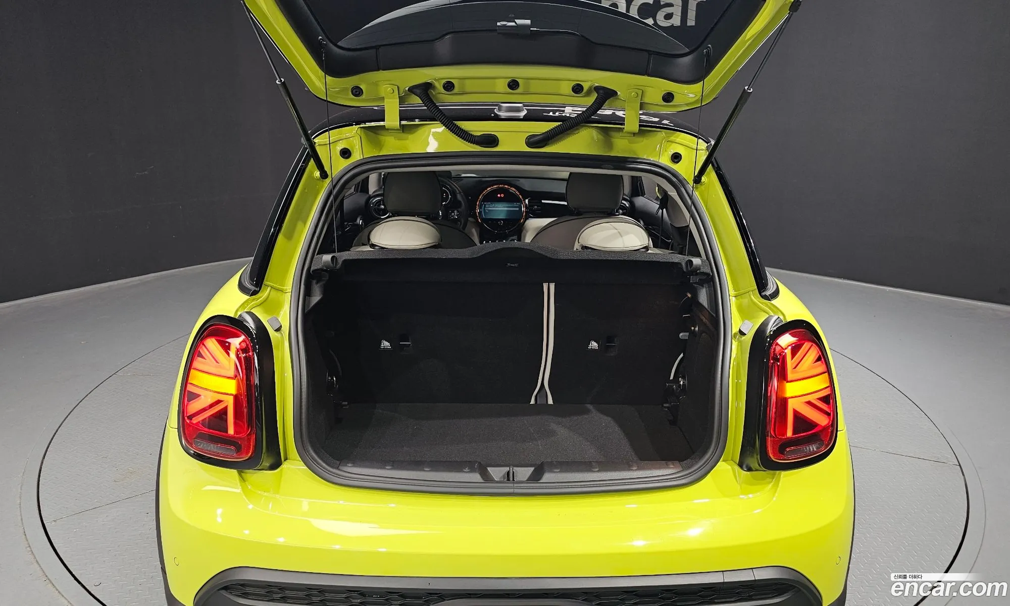 Mini Cooper S 2023 WMW61DH01P2T71635 — 9