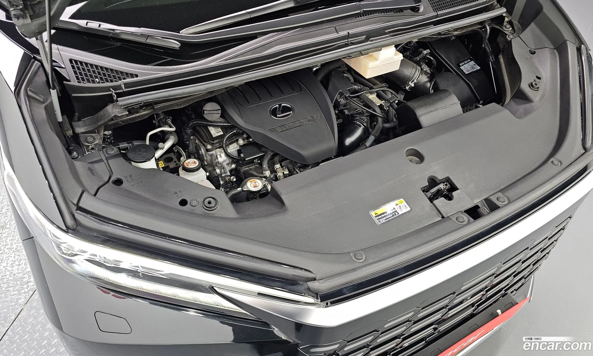 Lexus LM 2024 JTHBAAAD5S5004482 — 9
