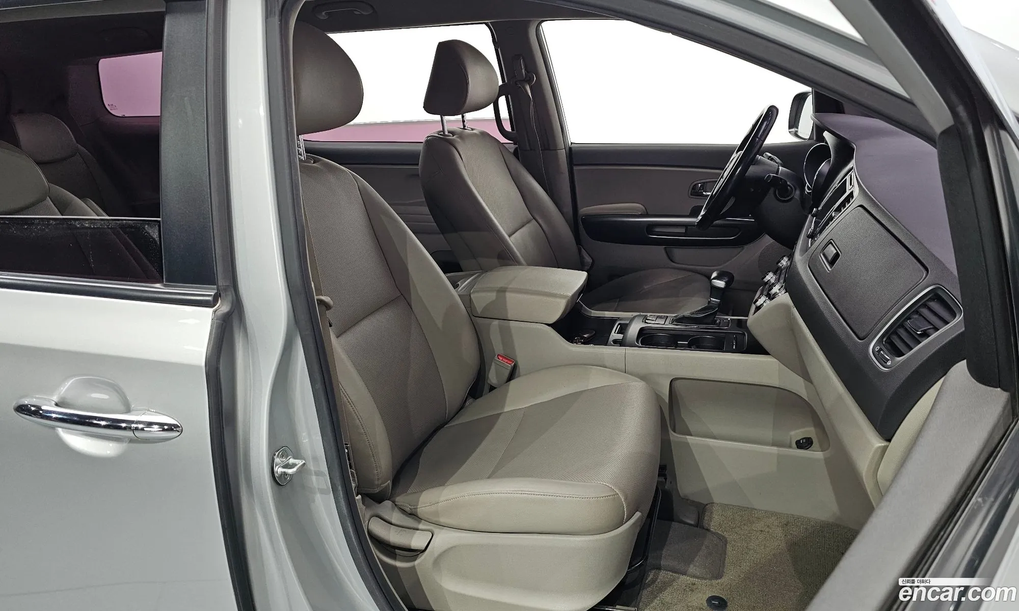 Kia Carnival 2016 — 8