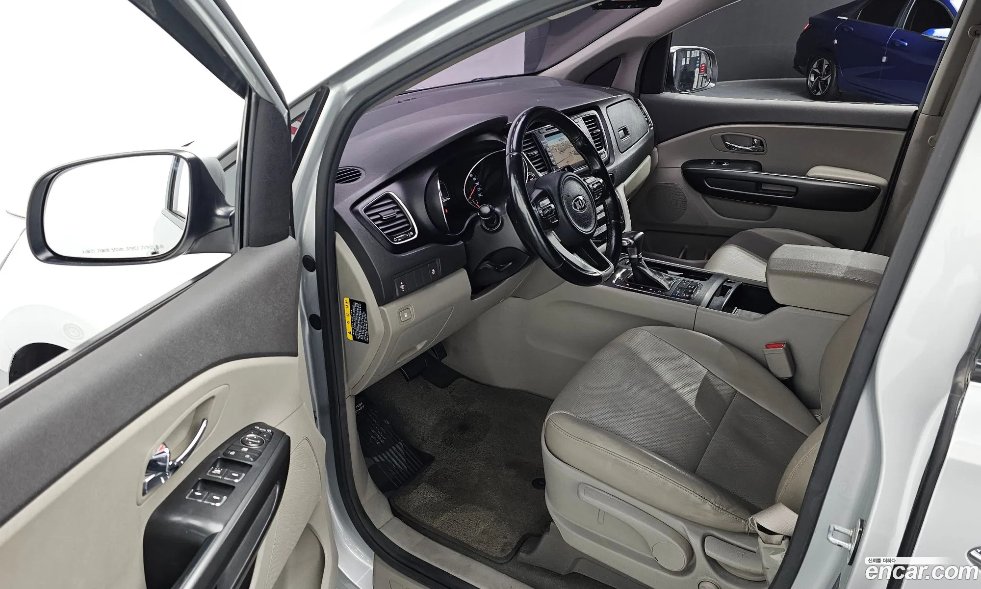 Kia Carnival 2016 — 10