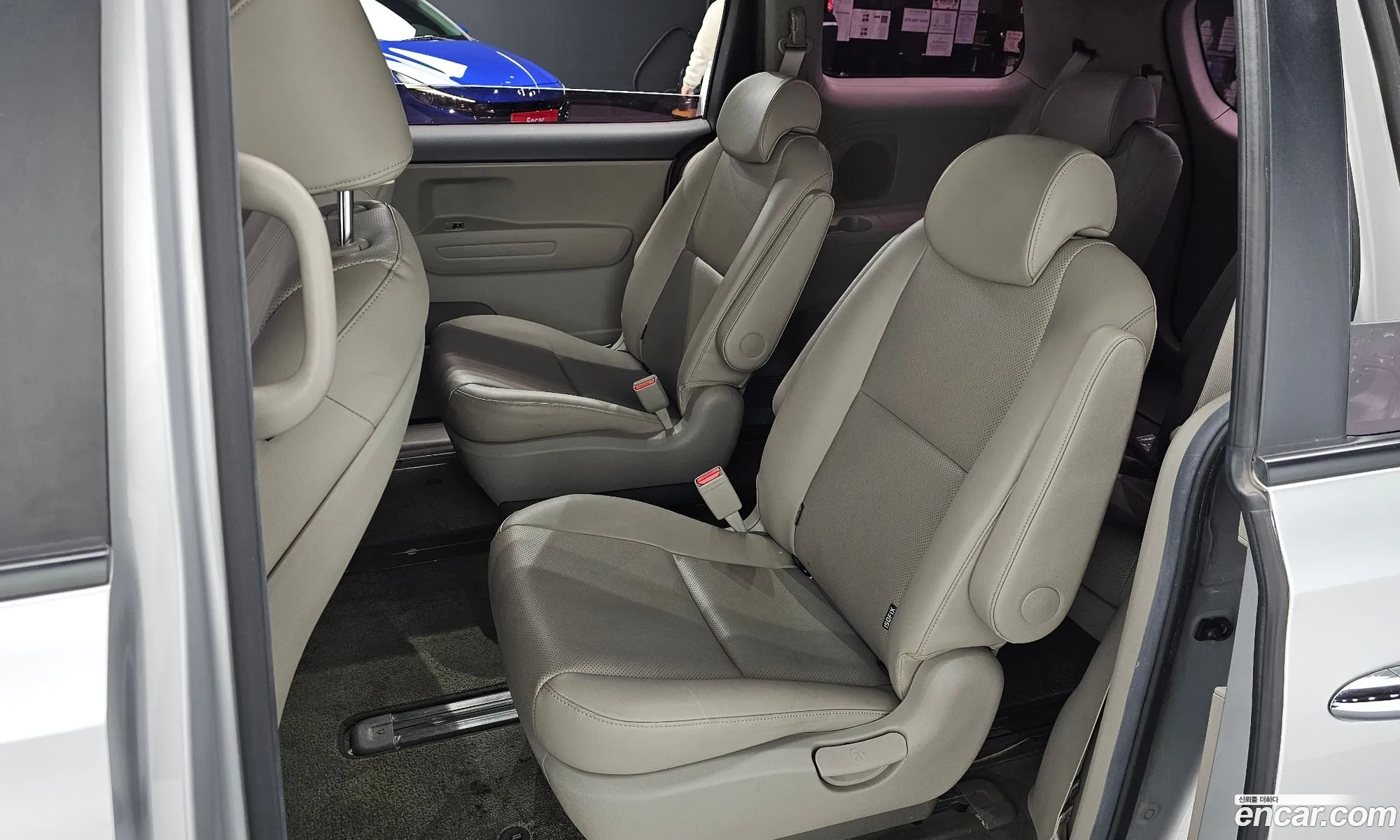 Kia Carnival 2016 — 16