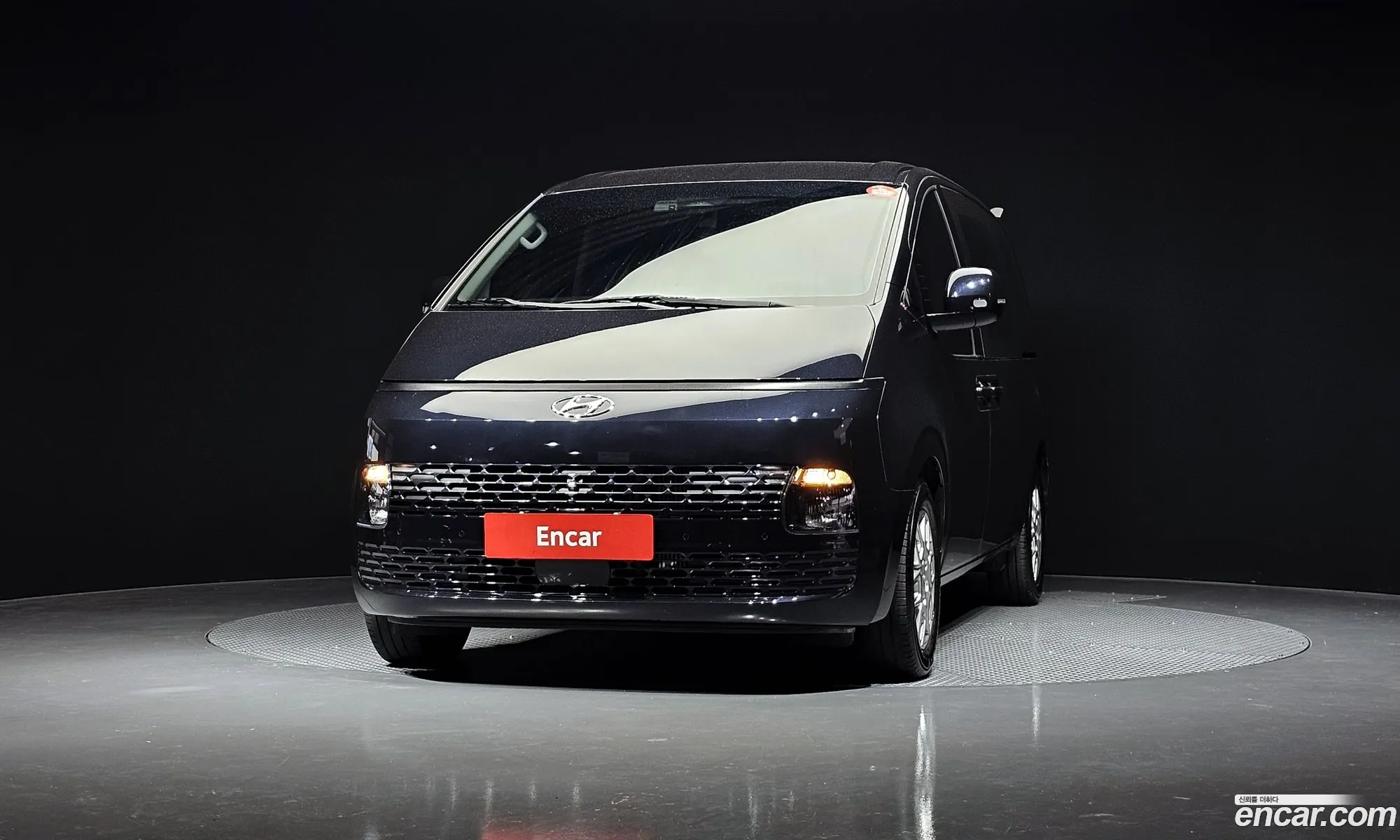 Hyundai Staria 2023 — 18