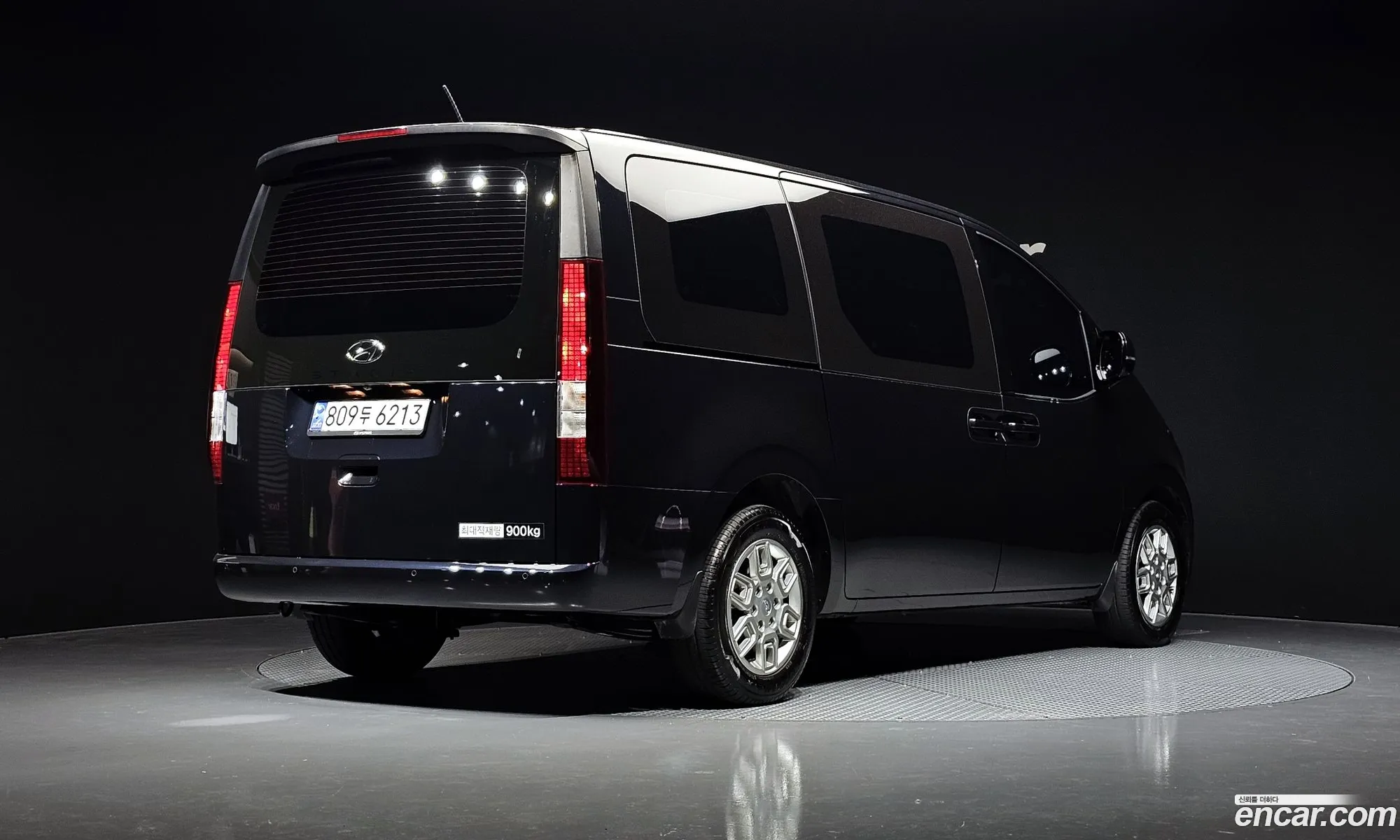 Hyundai Staria 2023 — 19