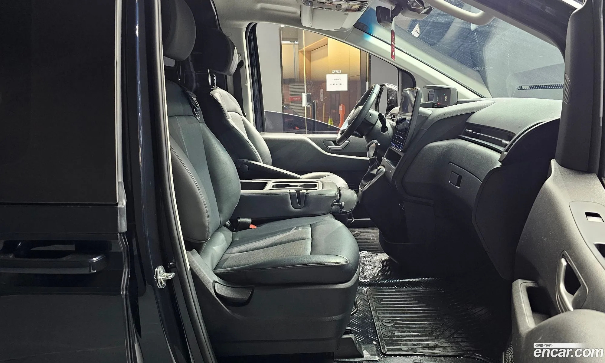 Hyundai Staria 2023 — 6