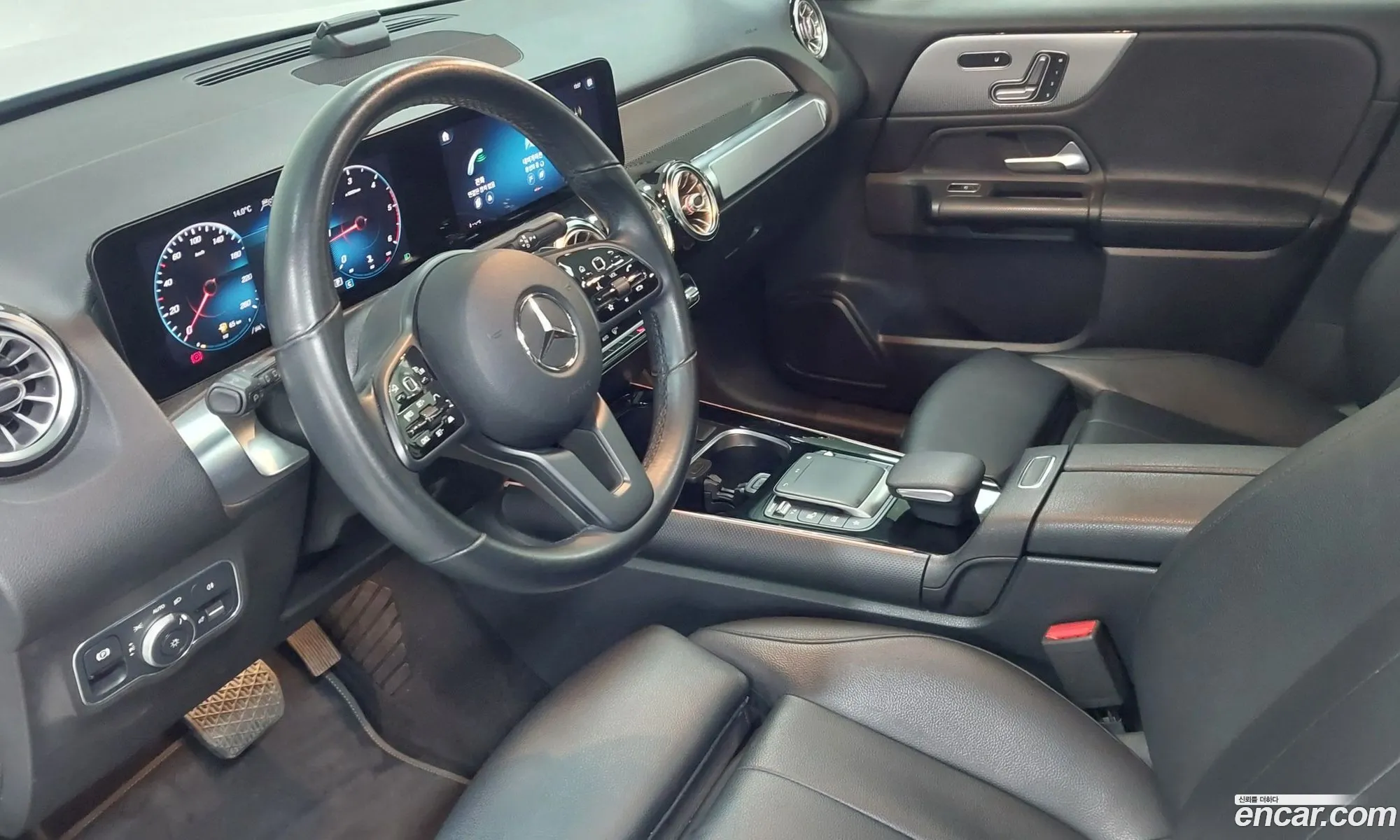 Mercedes-Benz GLB-Class X247 2021 — 16