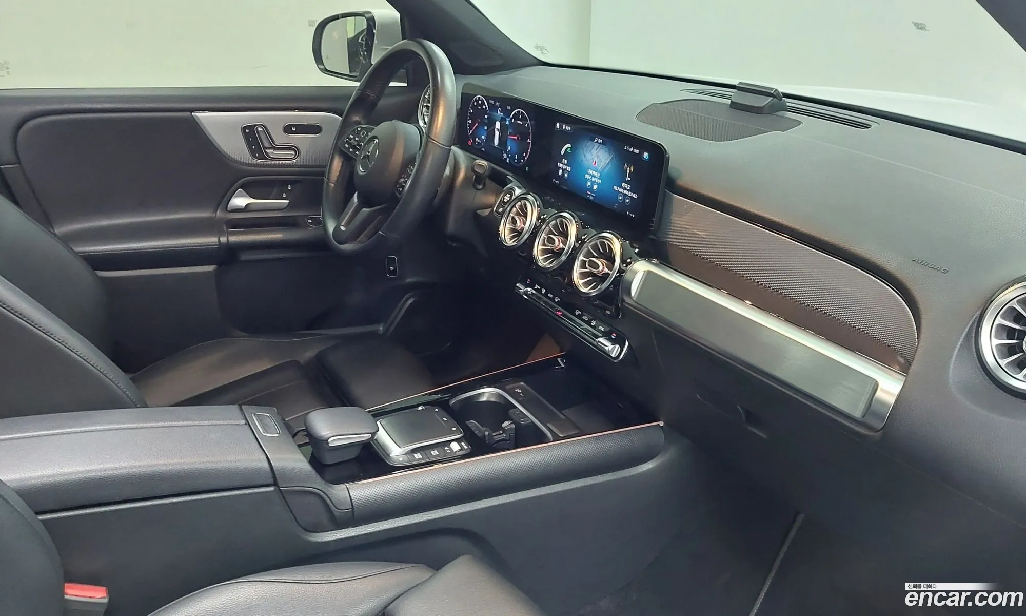 Mercedes-Benz GLB-Class X247 2021 — 13