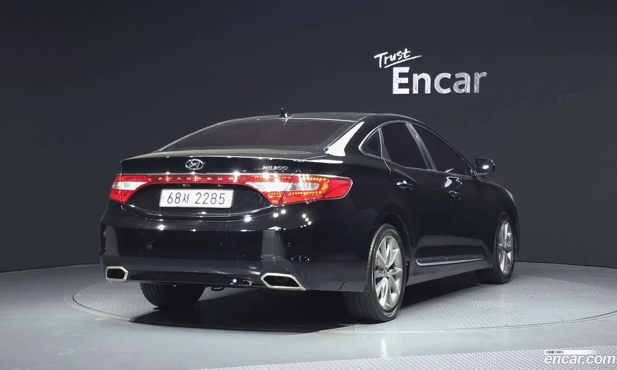 Hyundai Grandeur HG 2015 — 17