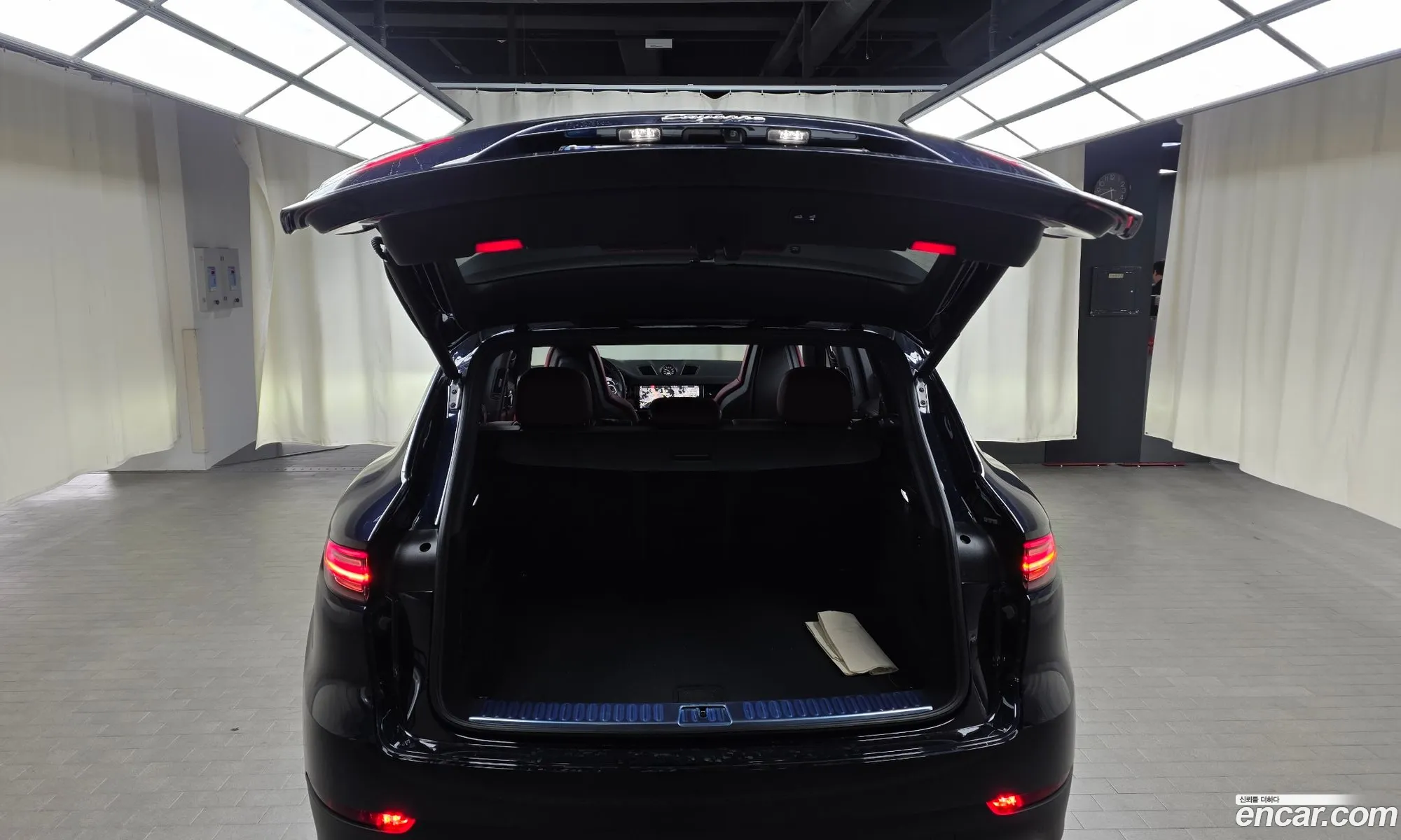Porsche Cayenne 2021 — 17