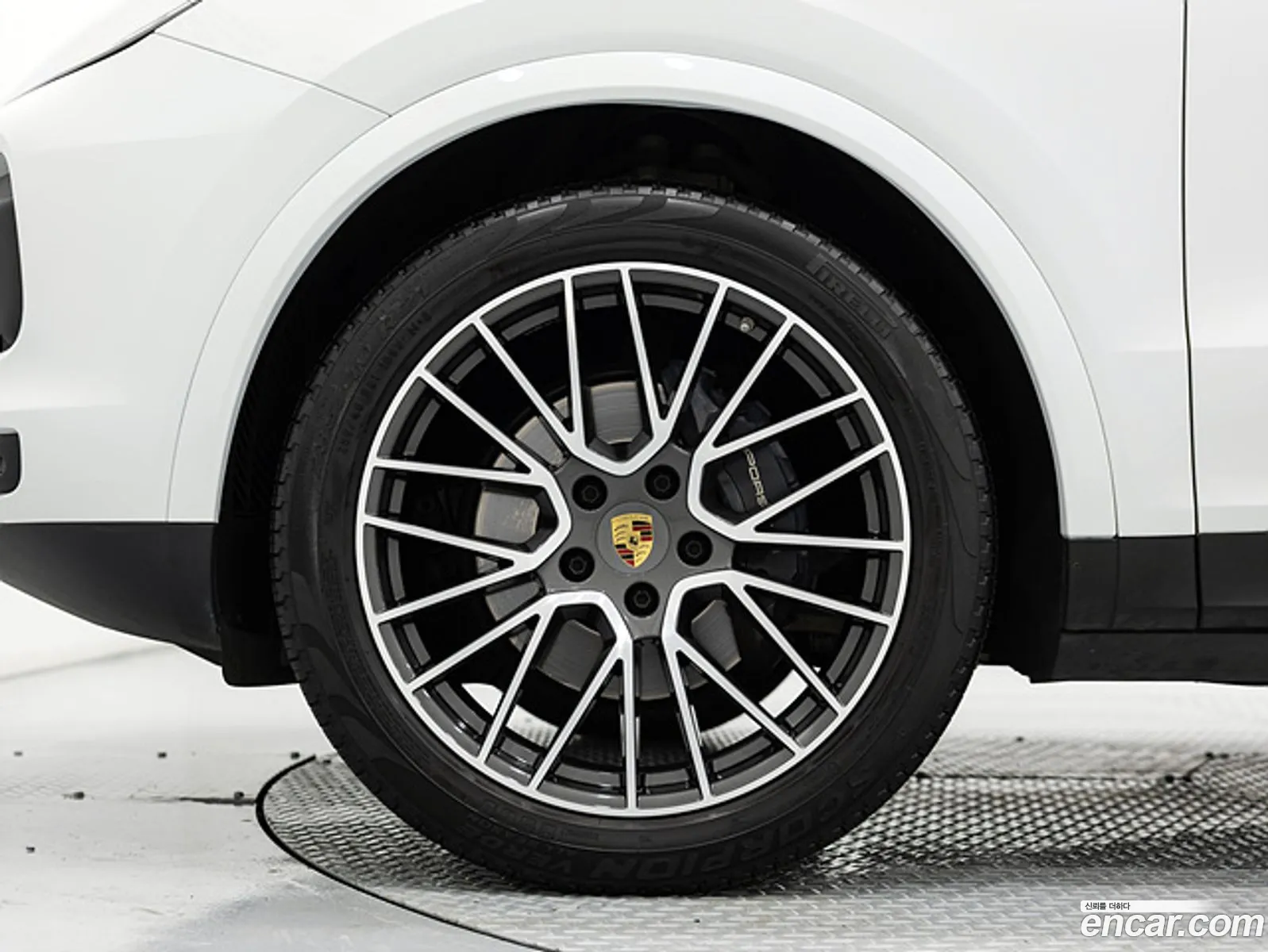 Porsche Cayenne 2022 — 18
