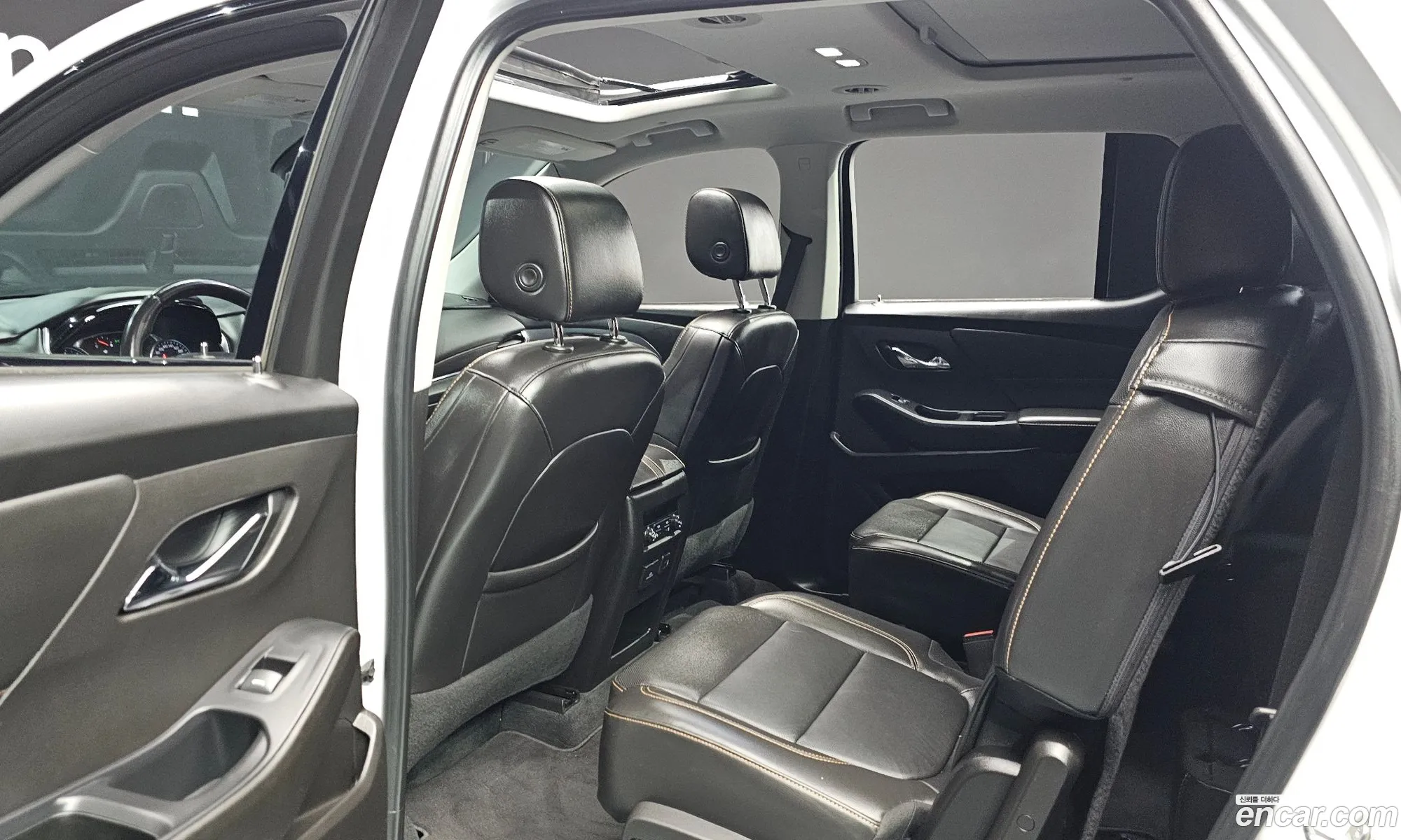 Chevrolet (GM Daewoo) Traverse 2021 — 12