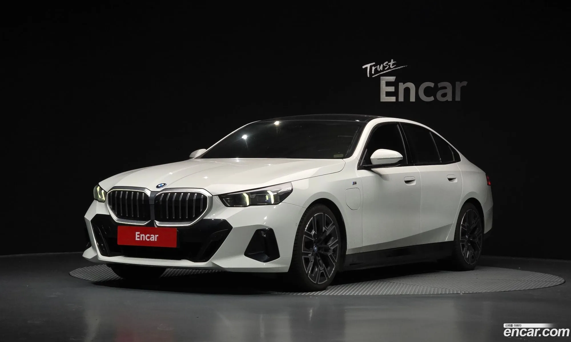 BMW 5 Series 2024 — 16