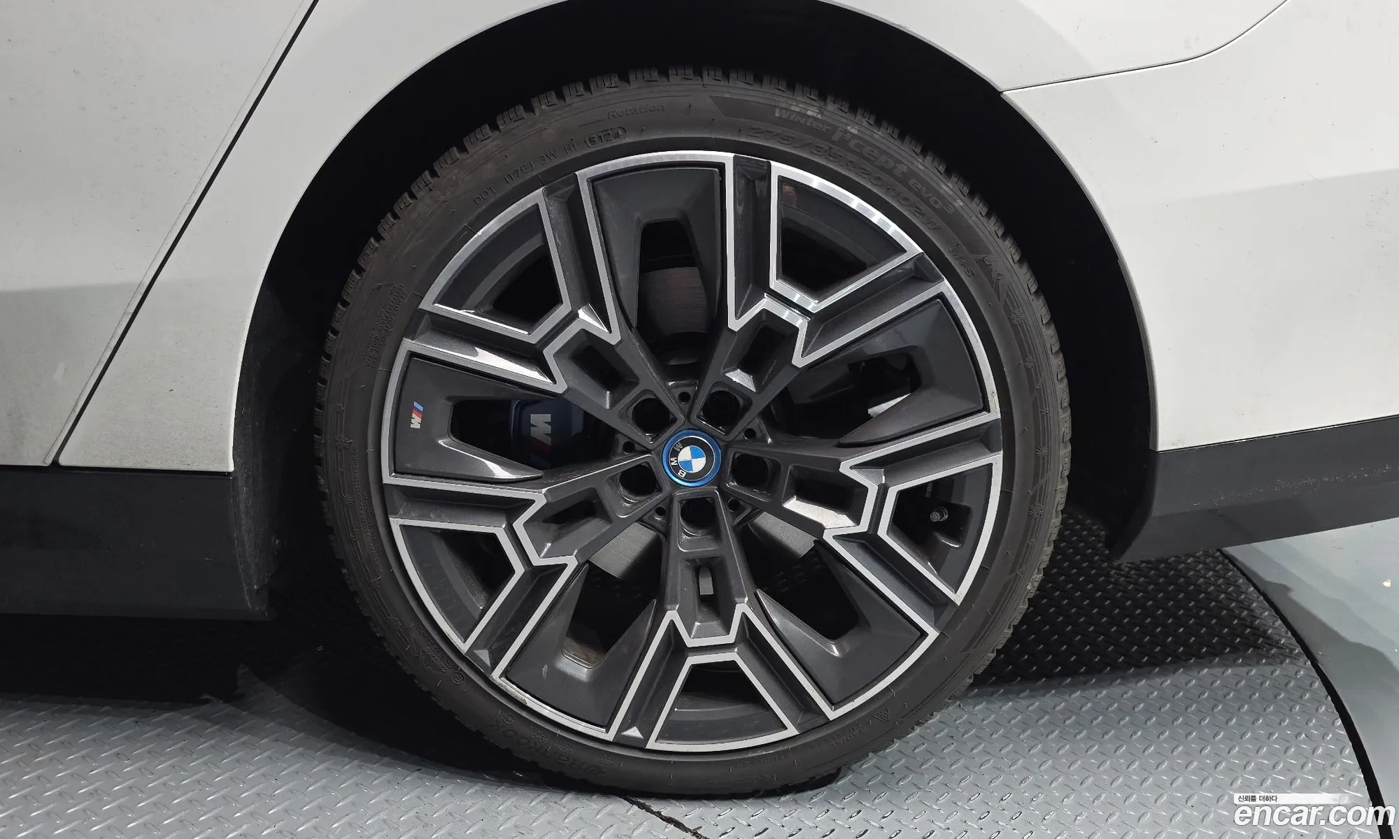 BMW 5 Series 2024 — 12