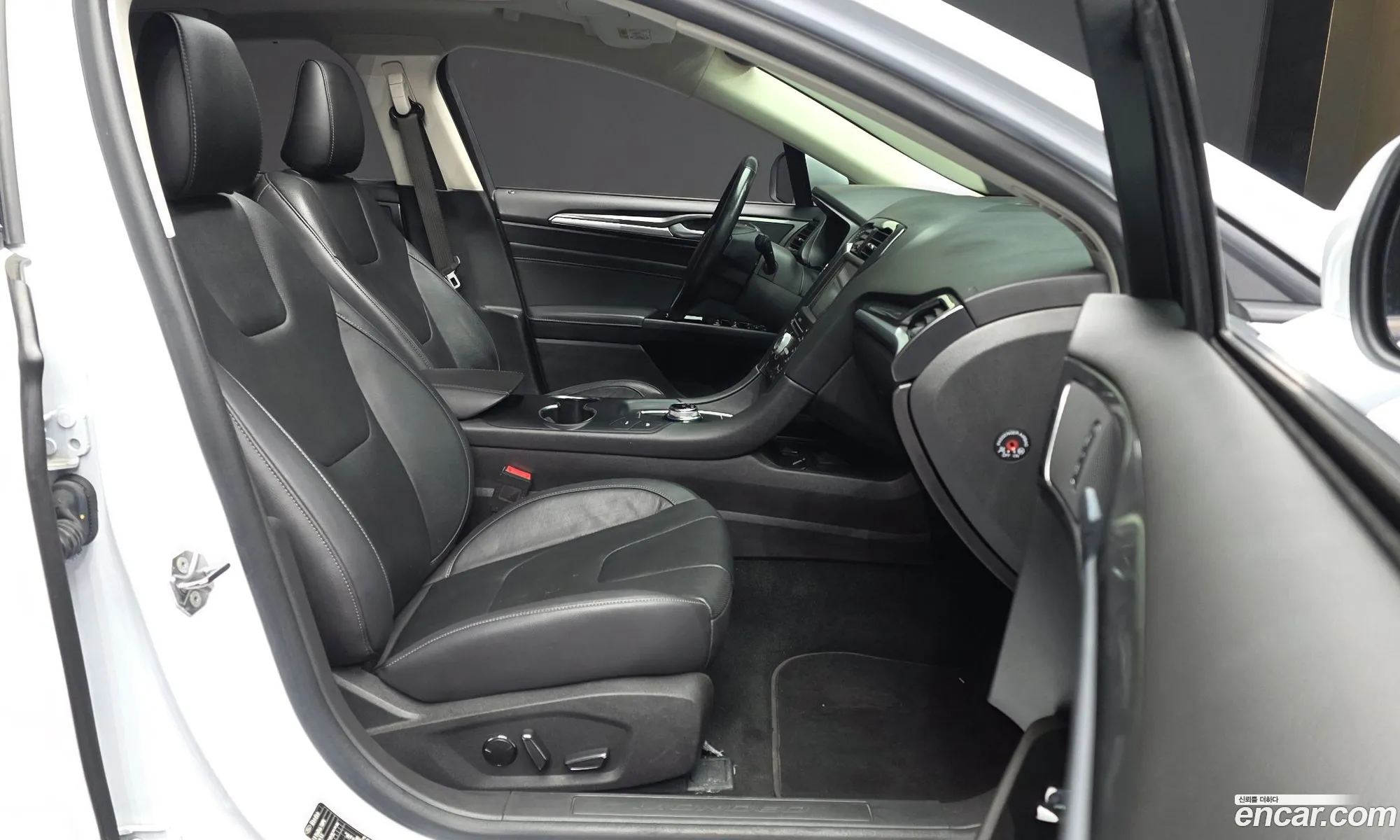 Ford Mondeo 2020 — 8