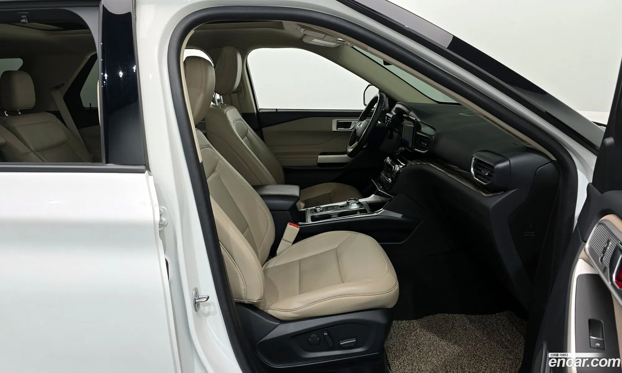 Ford Explorer 6th Gen 2021 1FMSK8FH8MGB48078 — 17