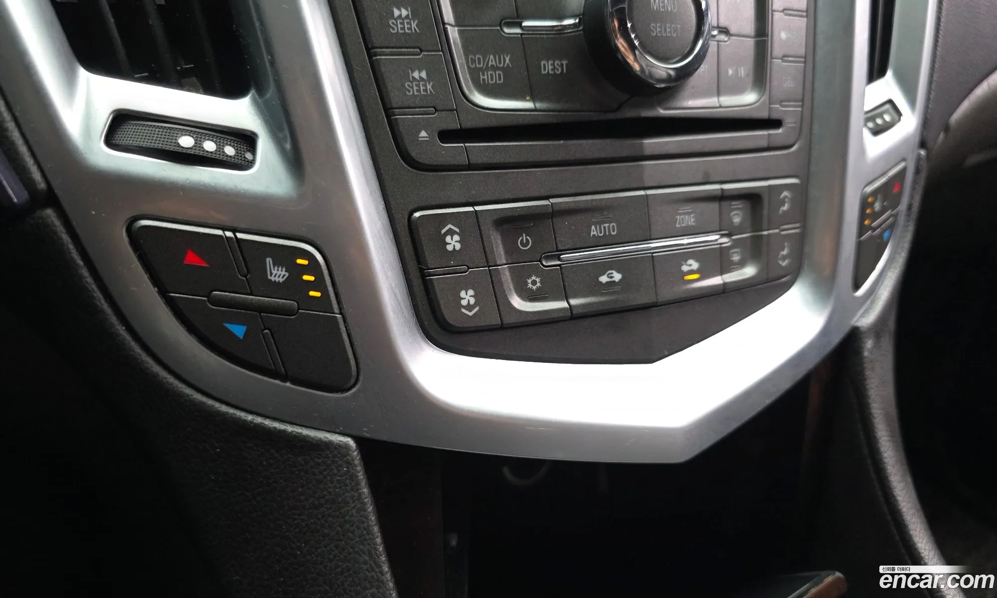 Cadillac SRX 2010 — 14