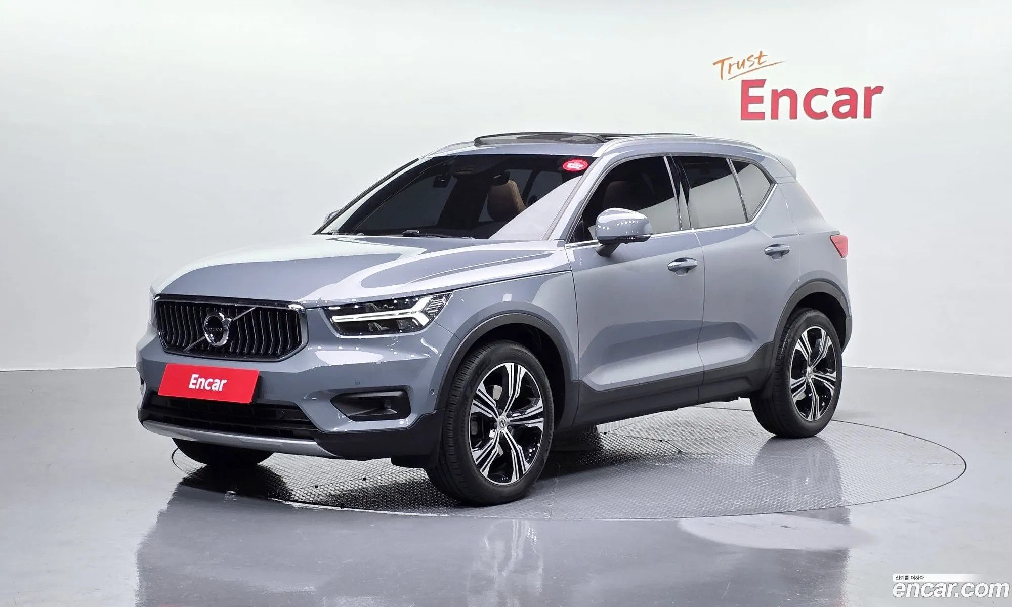 Volvo XC40 2022 — 2