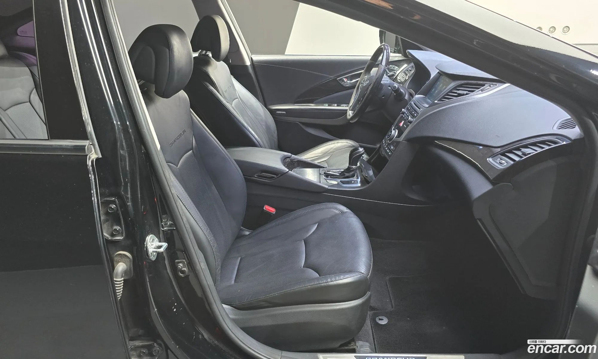 Hyundai Grandeur HG 2015 — 20