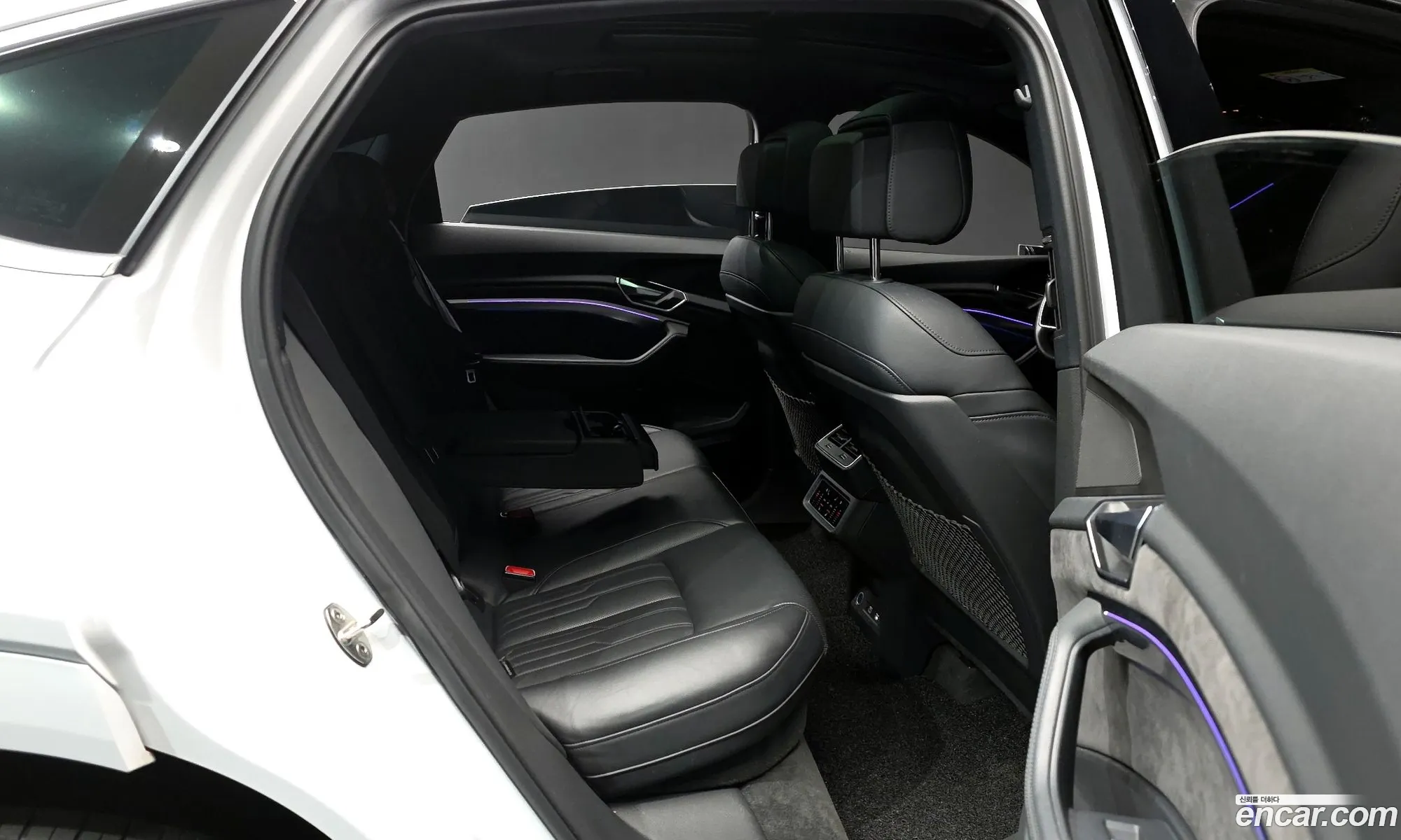 Audi e-tron 2021 11111111111111111 — 4