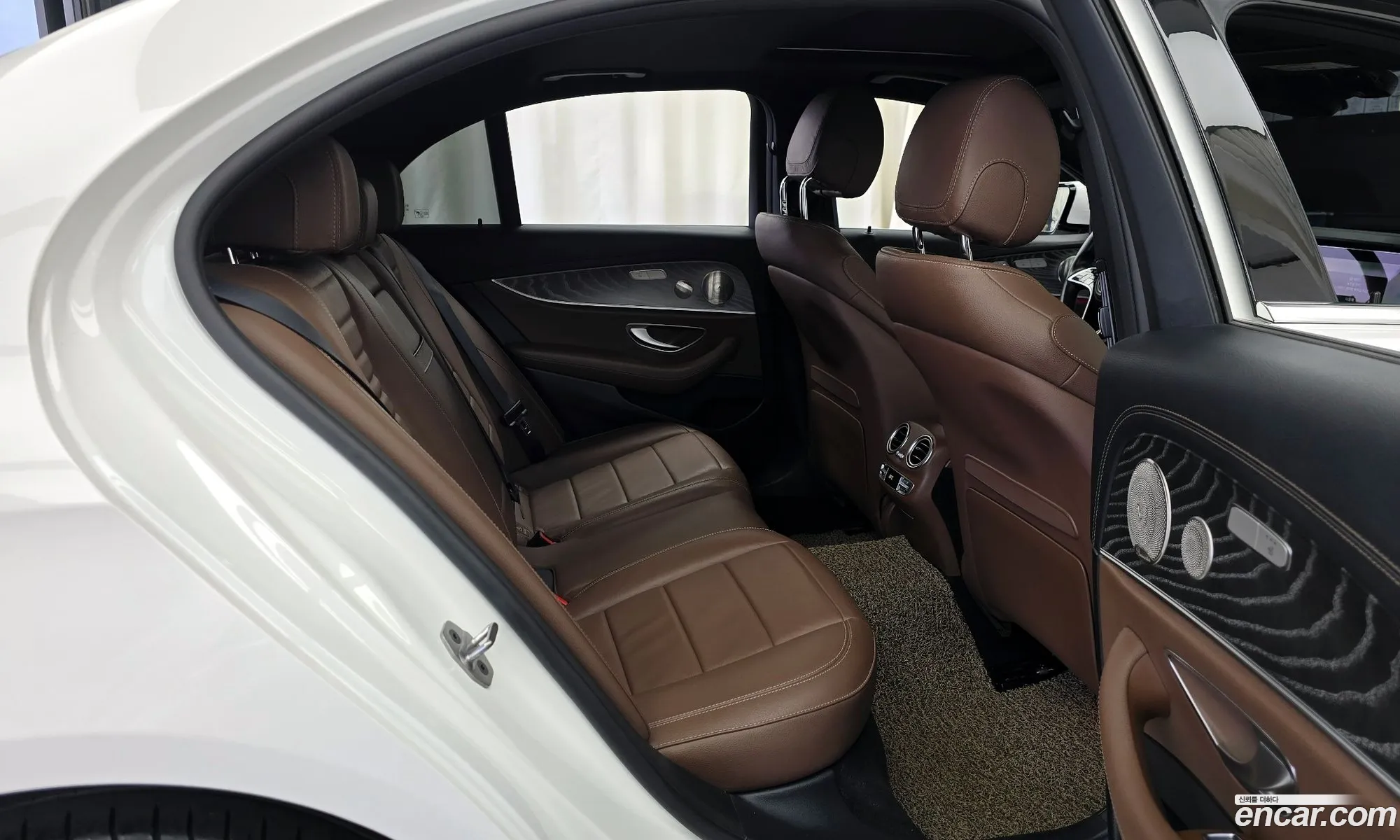 Mercedes-Benz E-Class W213 2022 — 10