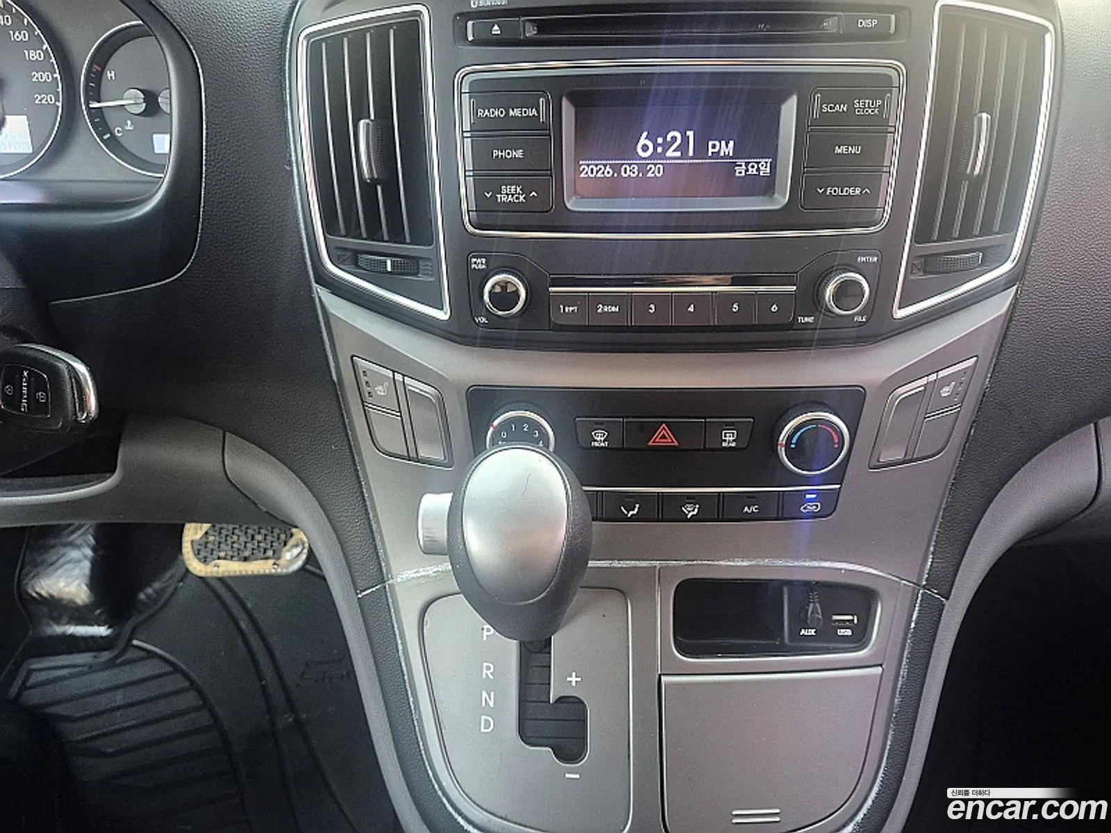 Hyundai Grand Starex 2017 — 2