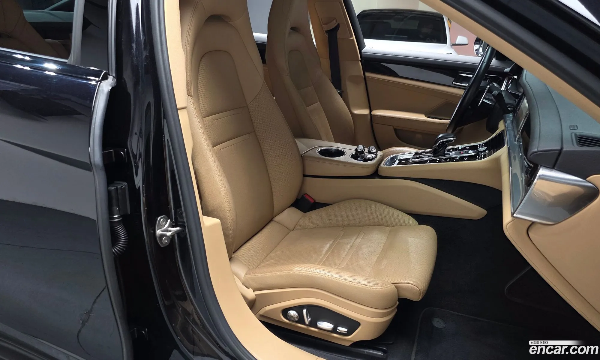 Porsche Panamera 2021 — 12