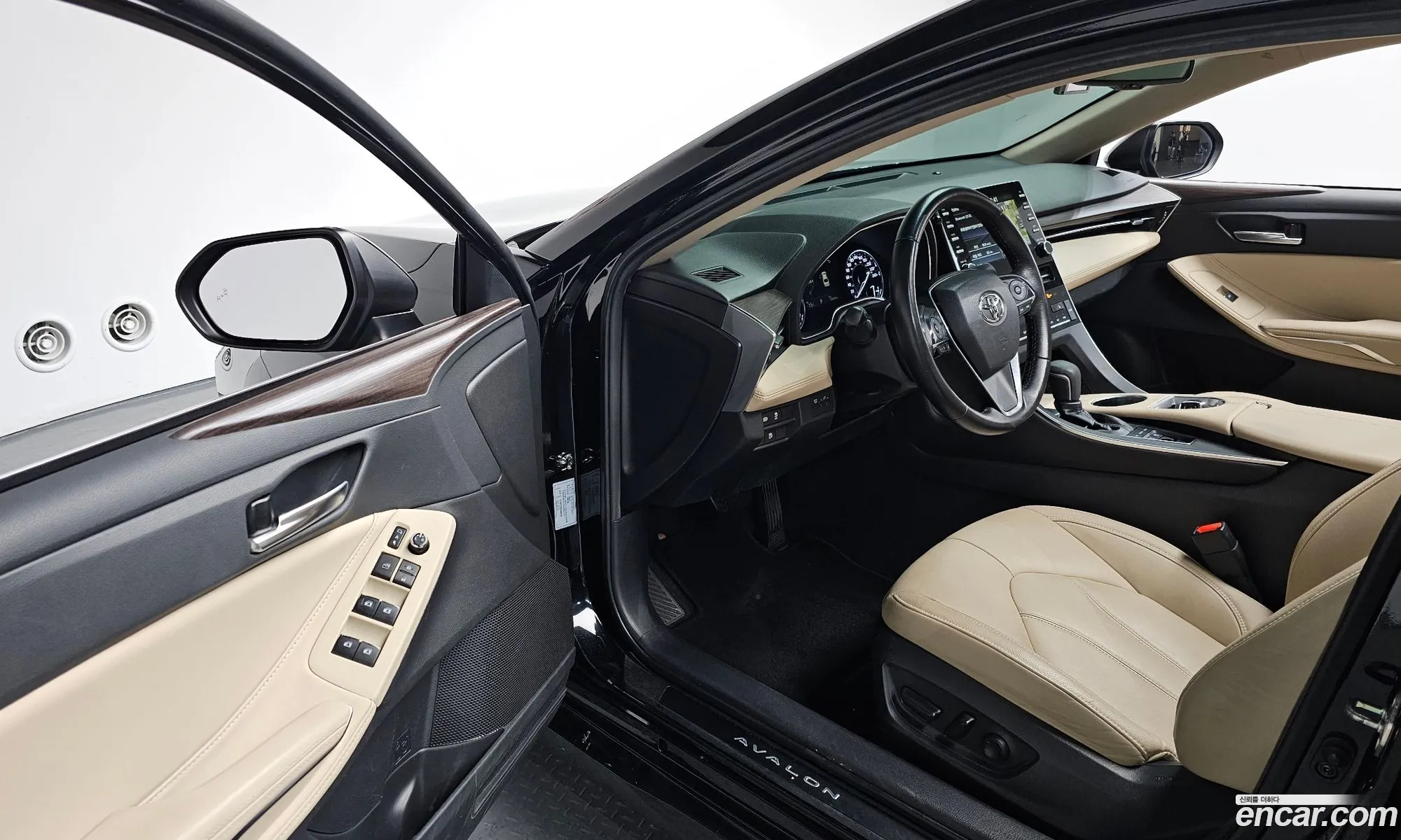 Toyota Avalon 2019 — 19