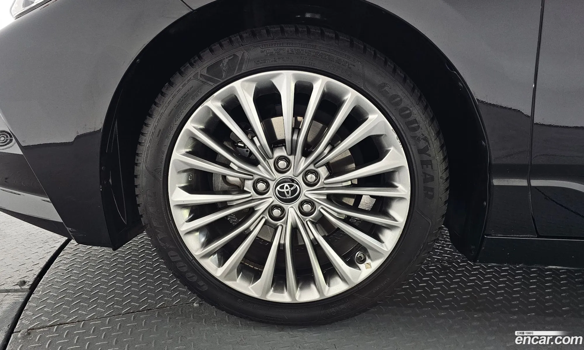 Toyota Avalon 2019 — 3