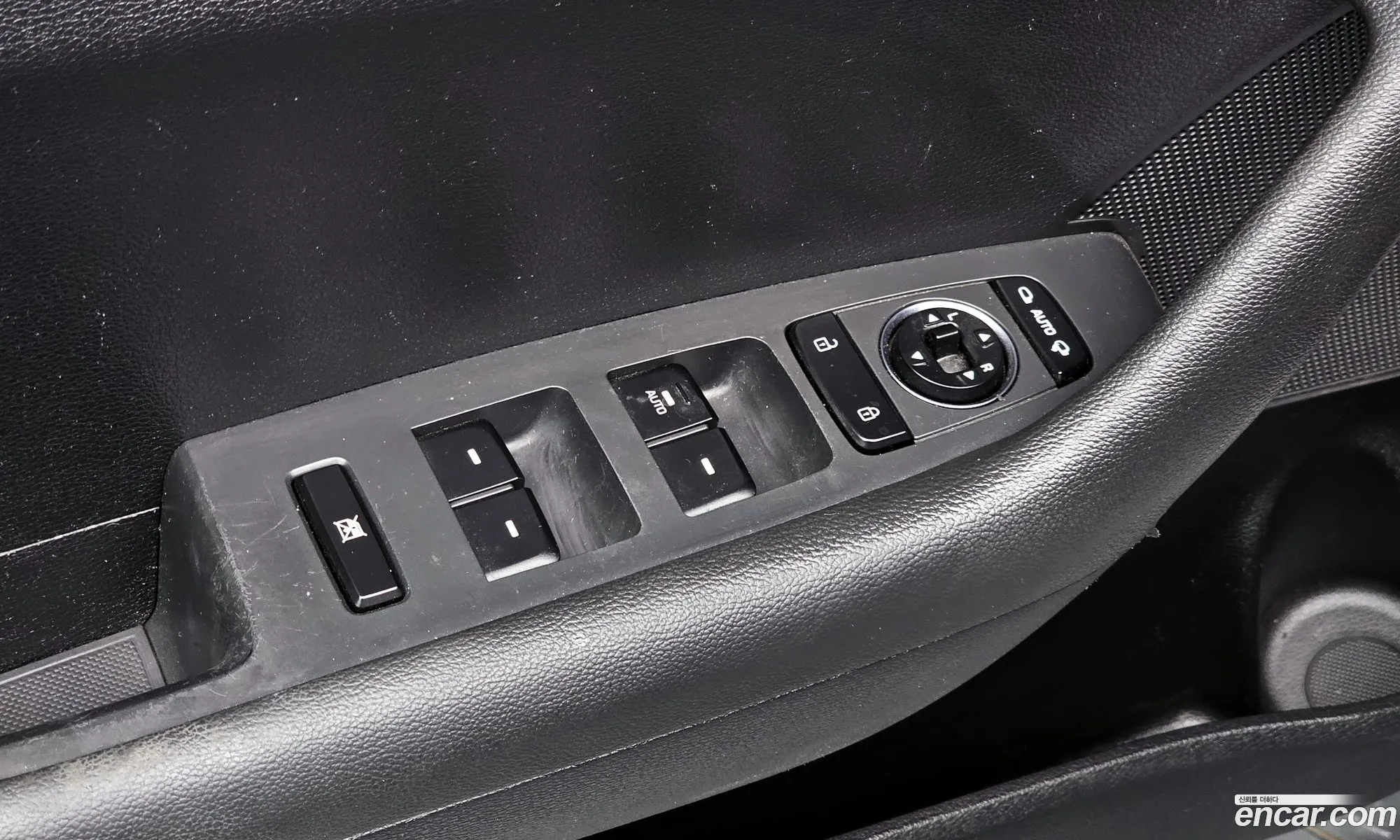 Hyundai LF Sonata 2014 — 18