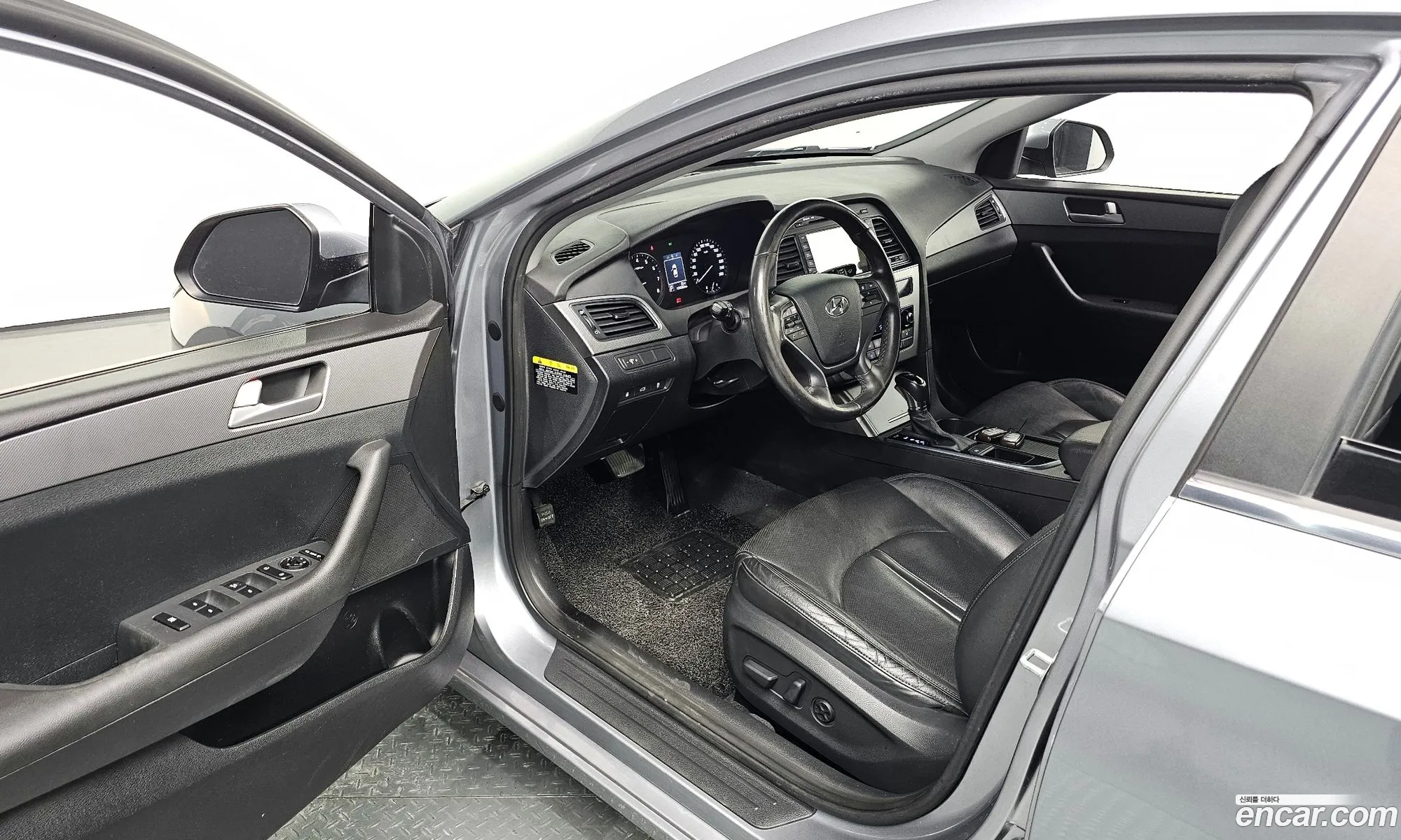 Hyundai LF Sonata 2014 — 10