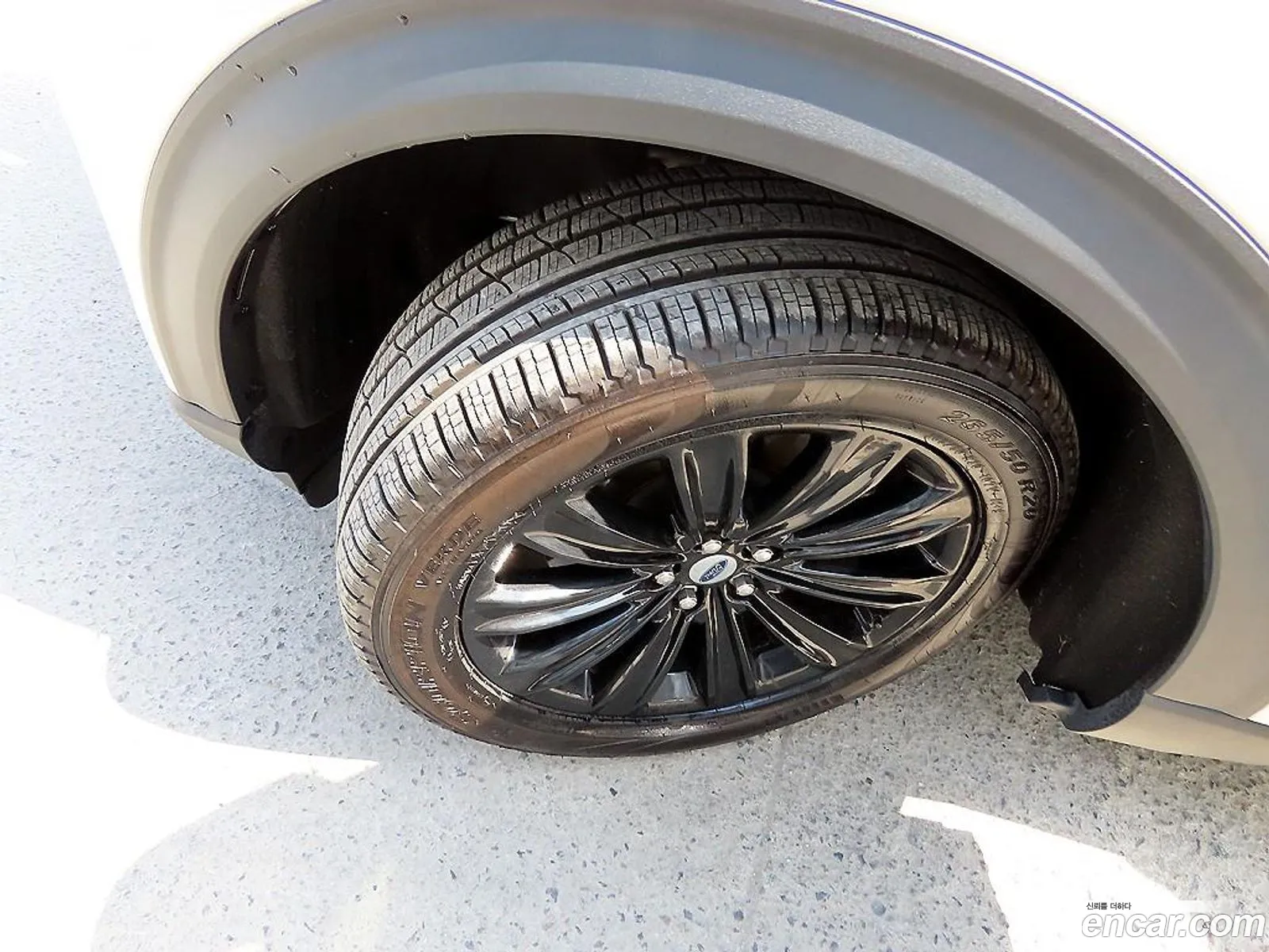 Ford Explorer 6th Gen 2022 — 17