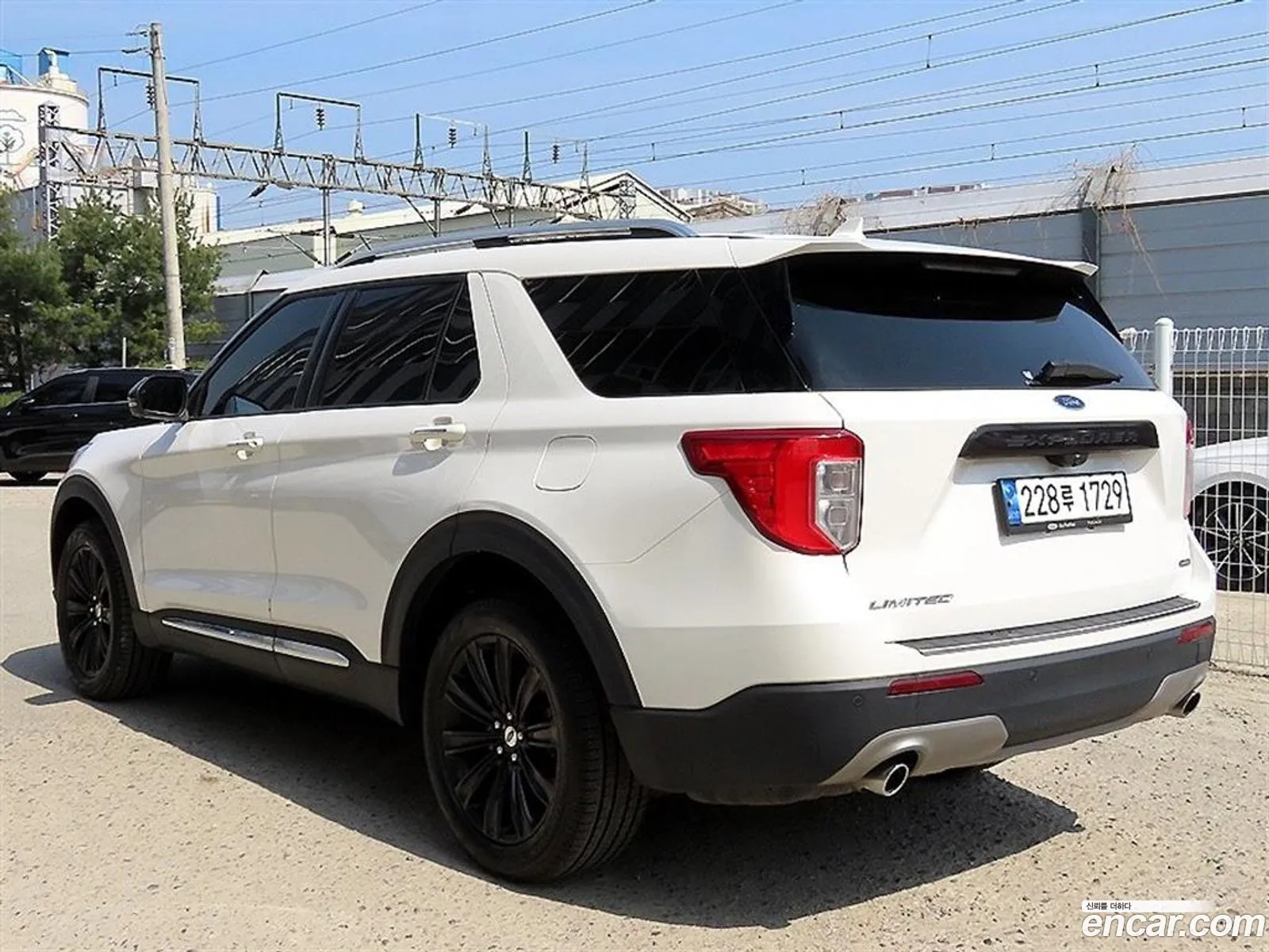 Ford Explorer 6th Gen 2022 — 13