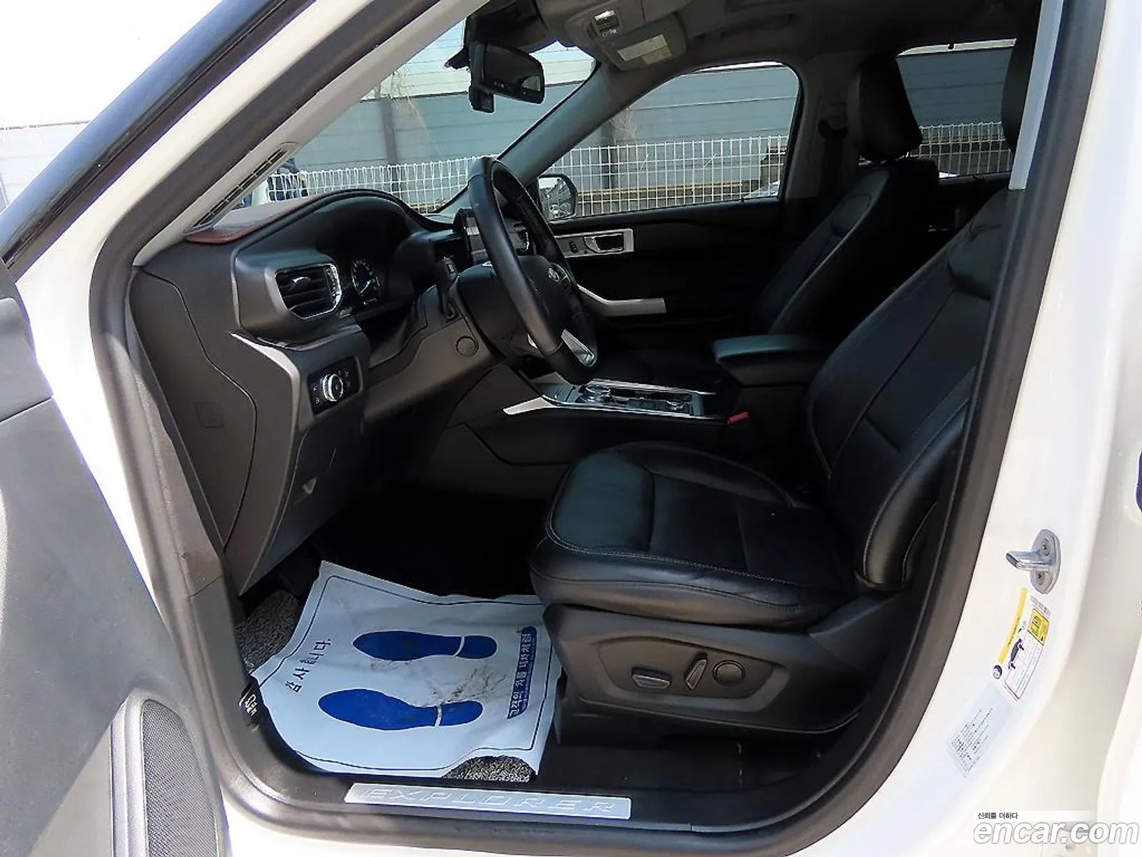 Ford Explorer 6th Gen 2022 — 2