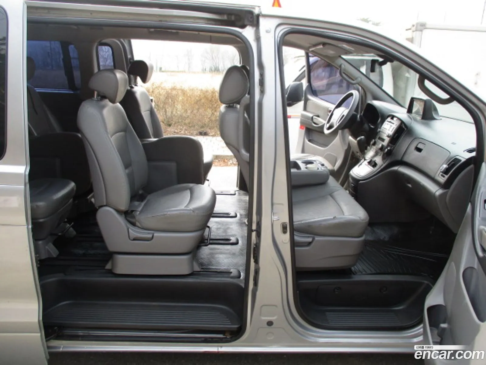 Hyundai Grand Starex 2014 — 12