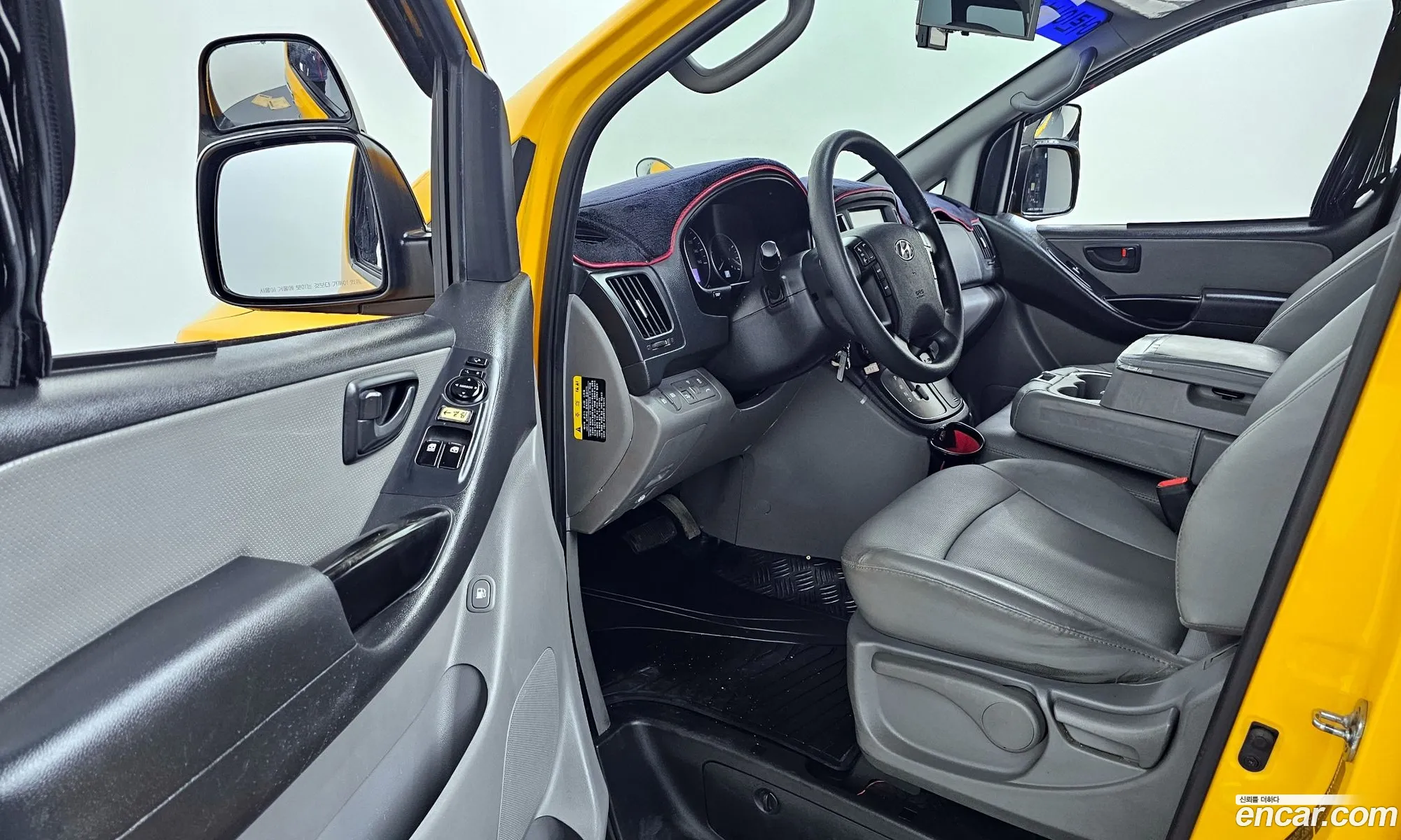 Hyundai Grand Starex 2018 — 18