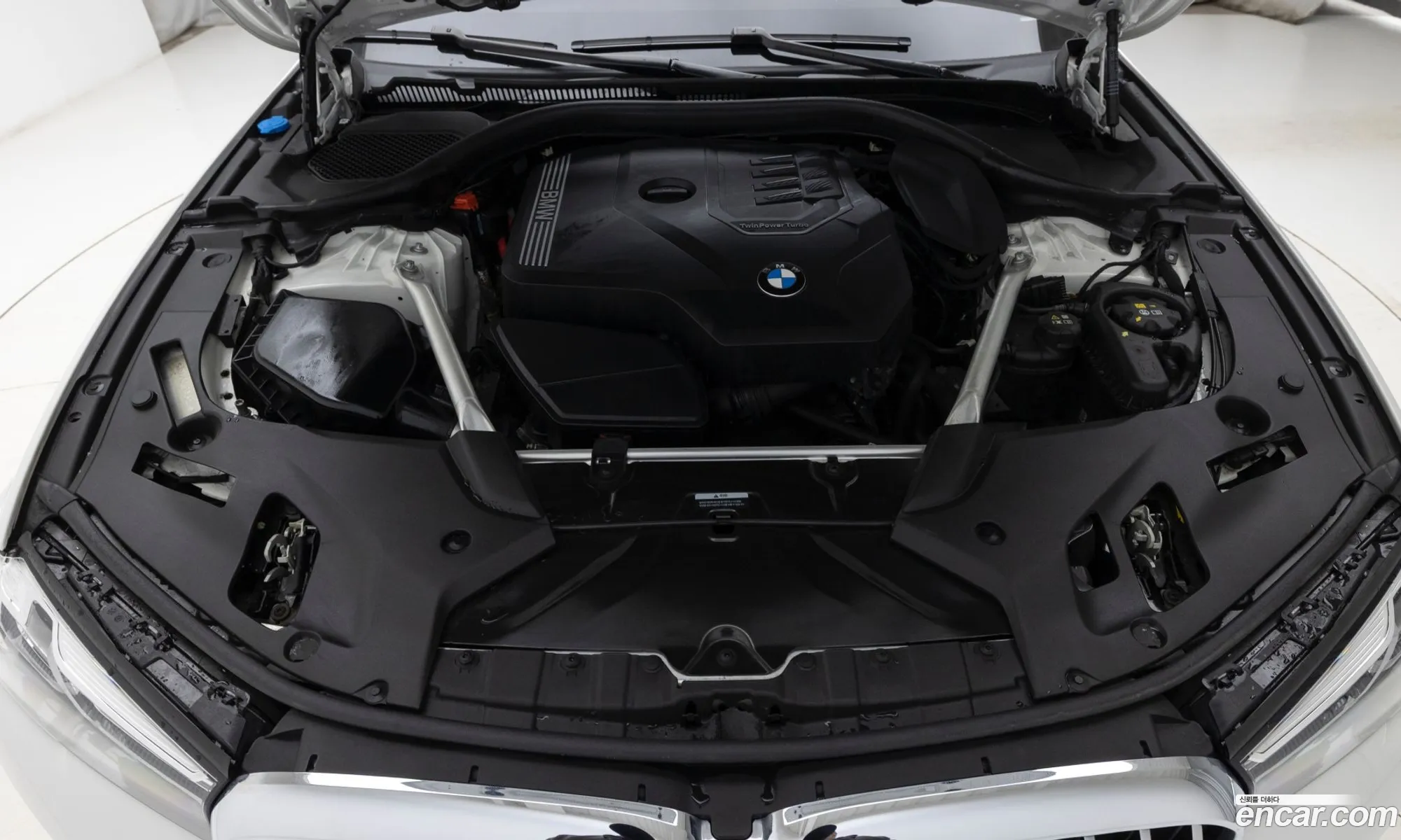 BMW 5 Series 2023 — 7