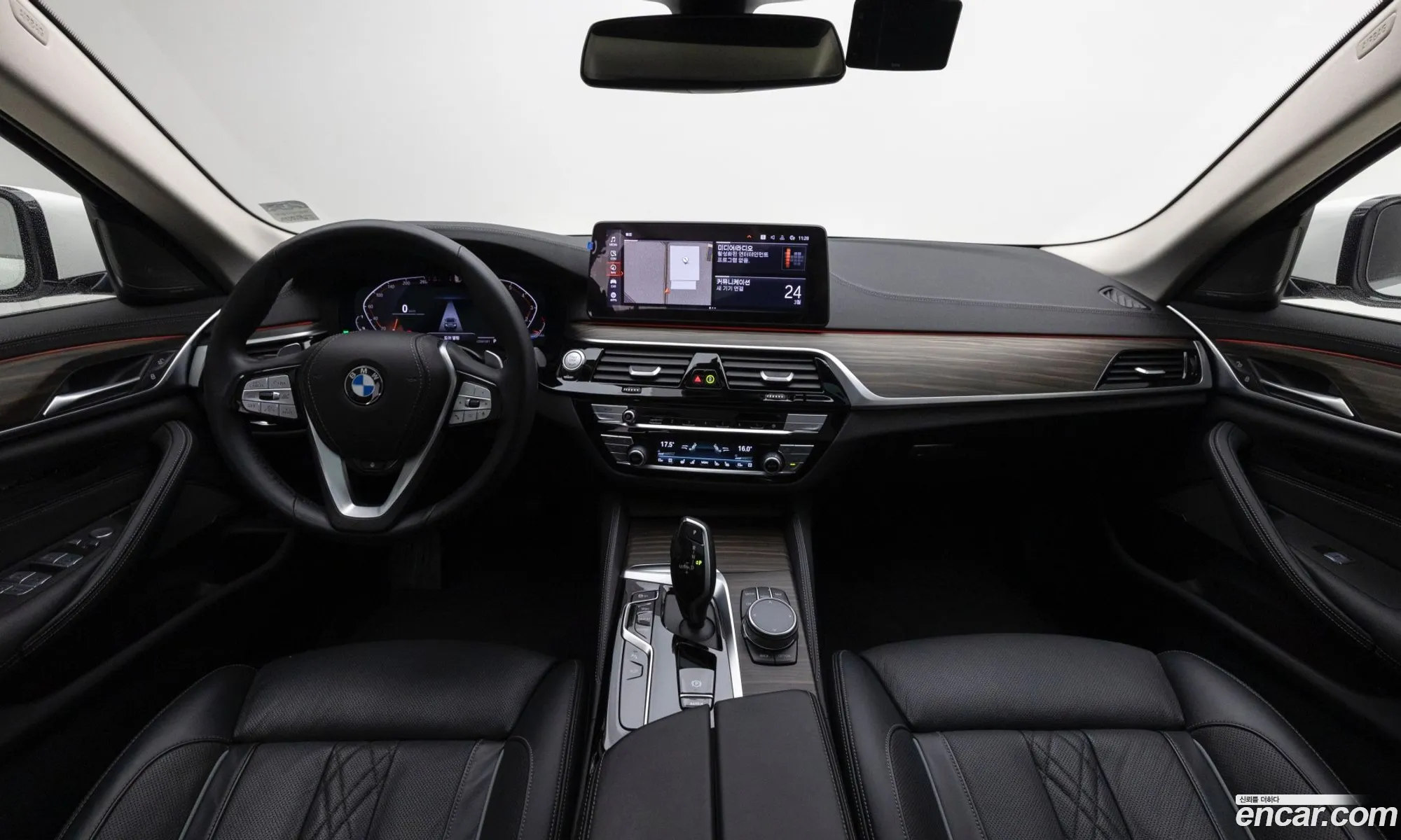 BMW 5 Series 2023 — 17