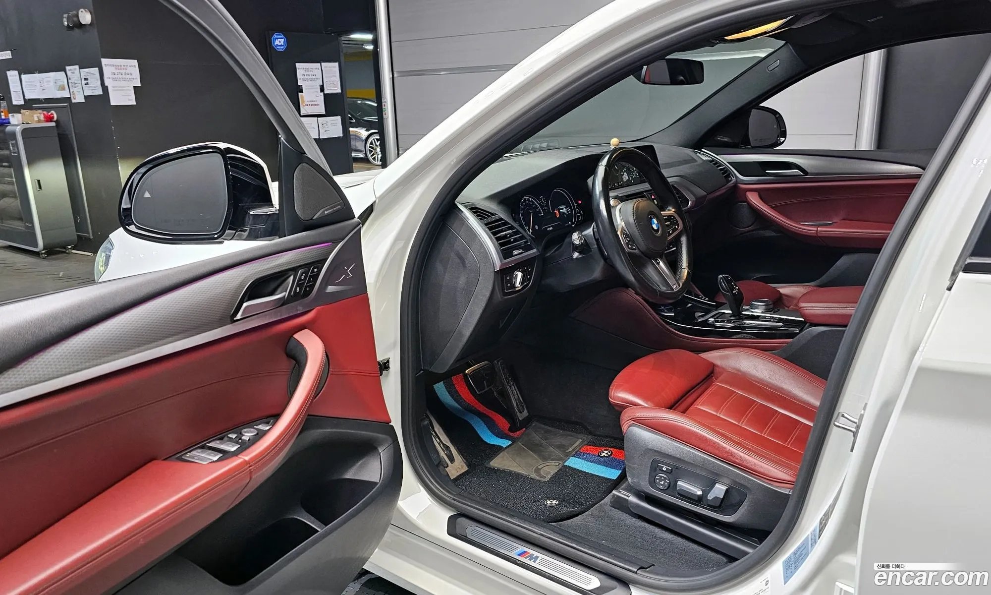 BMW X4 2019 WBAVJ9107K9A42007 — 18
