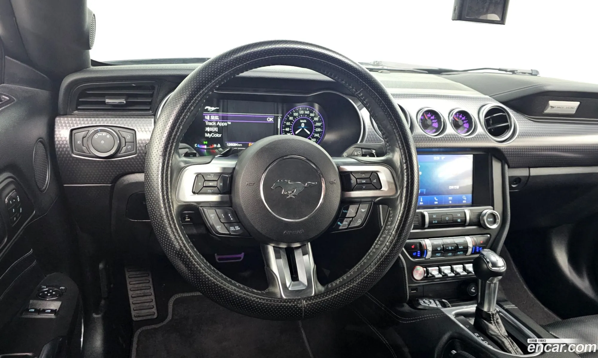 Ford Mustang 2019 1FA6P8TH — 8