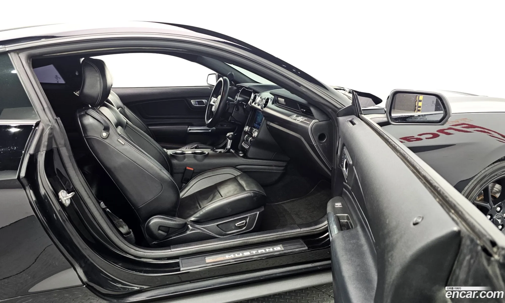 Ford Mustang 2019 1FA6P8TH — 7
