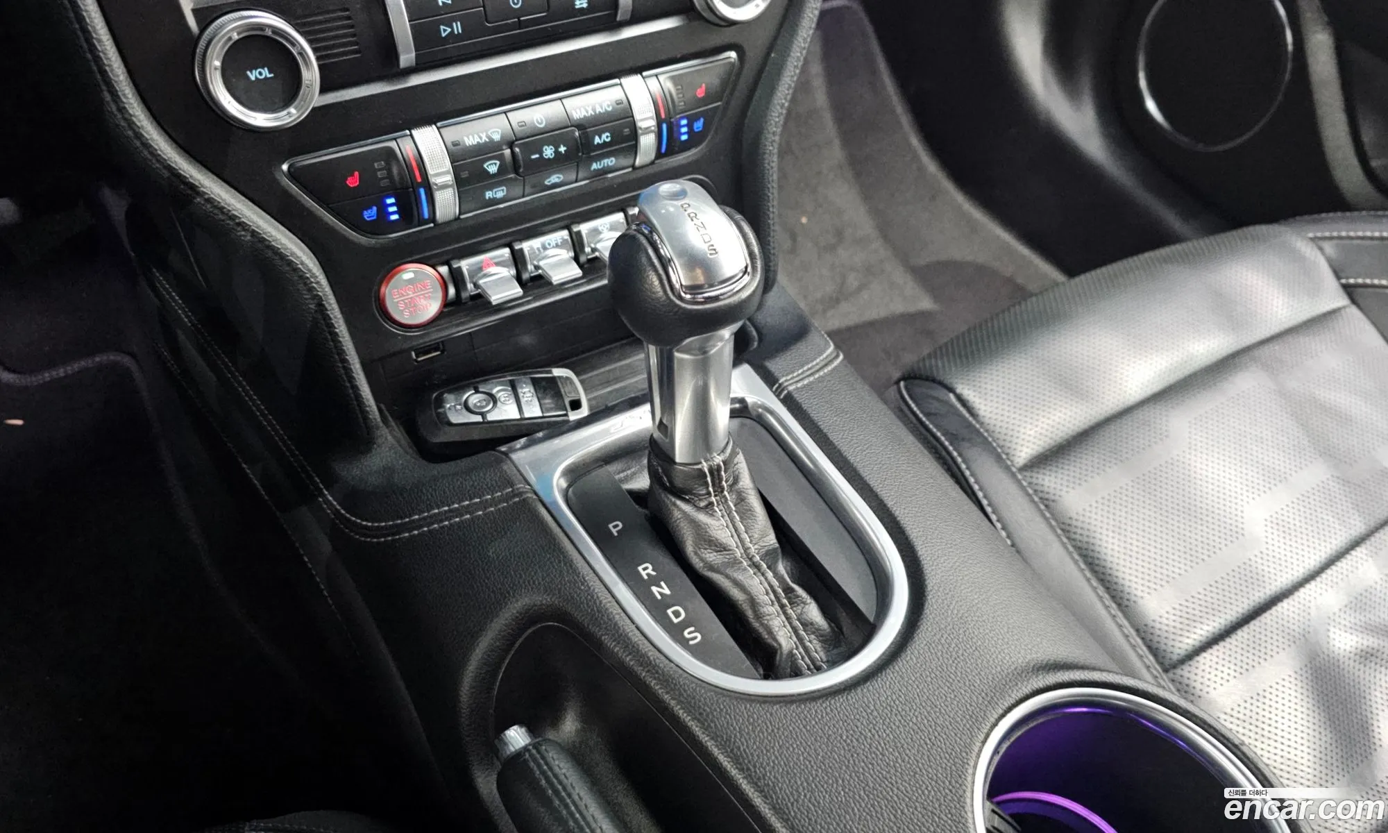 Ford Mustang 2019 1FA6P8TH — 17