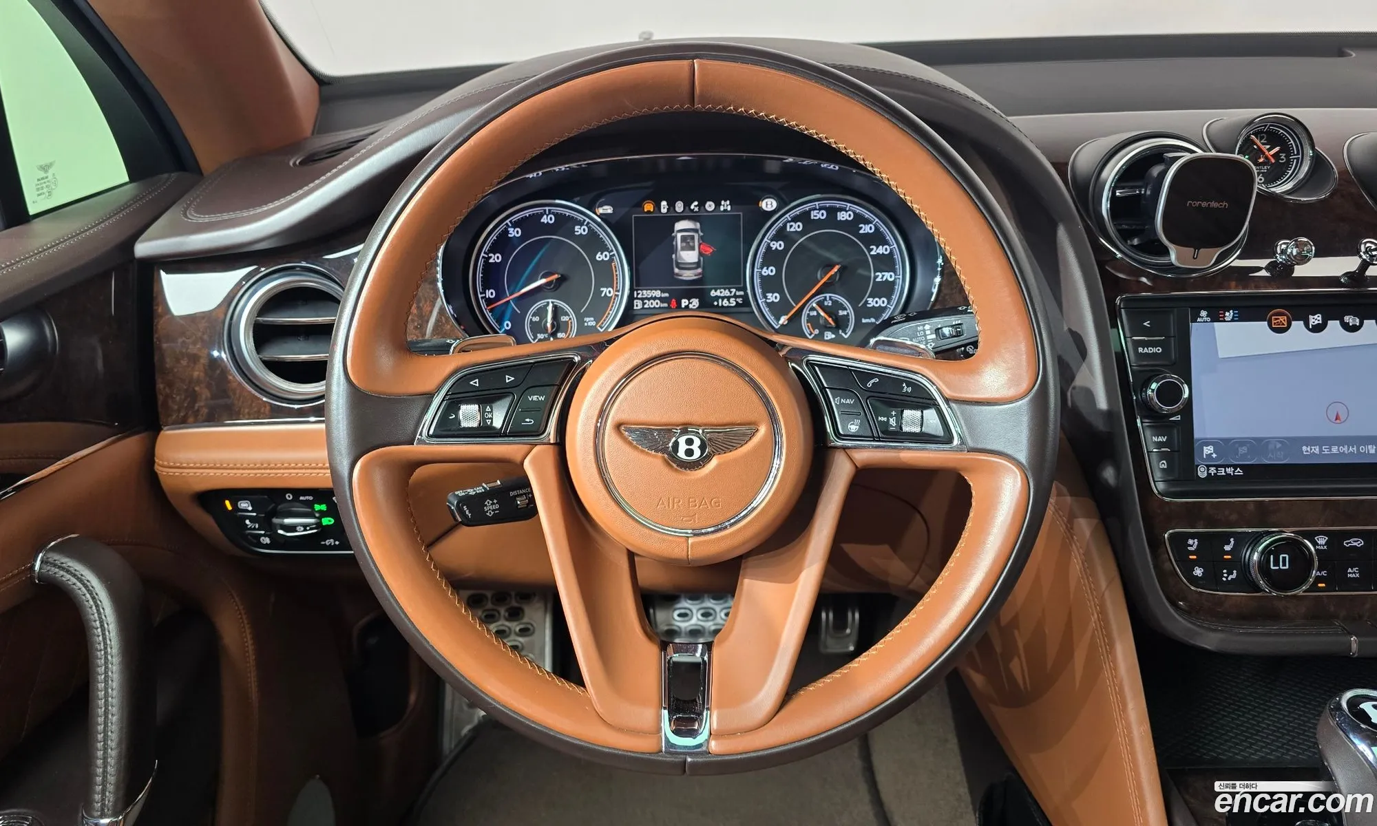 Bentley Bentayga 2018 SJAAC14VRHJJDJDJD — 5