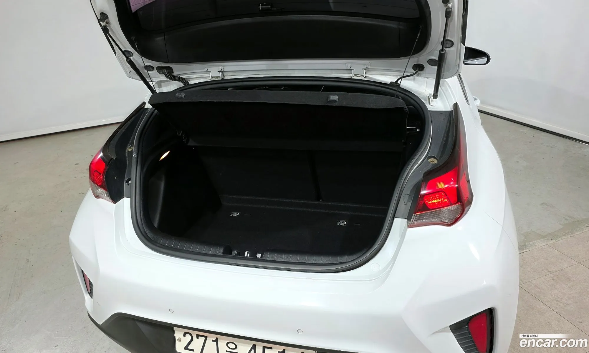 Hyundai Veloster 2018 — 3