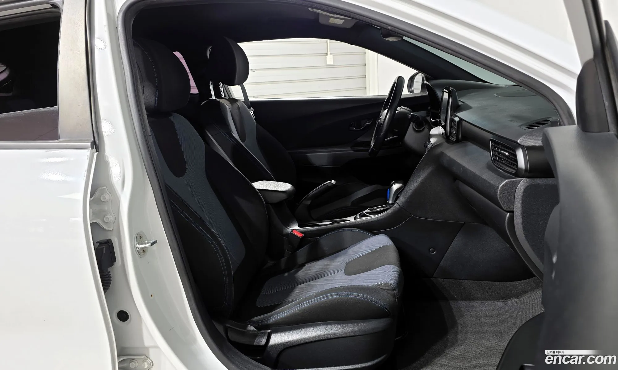 Hyundai Veloster 2018 — 9
