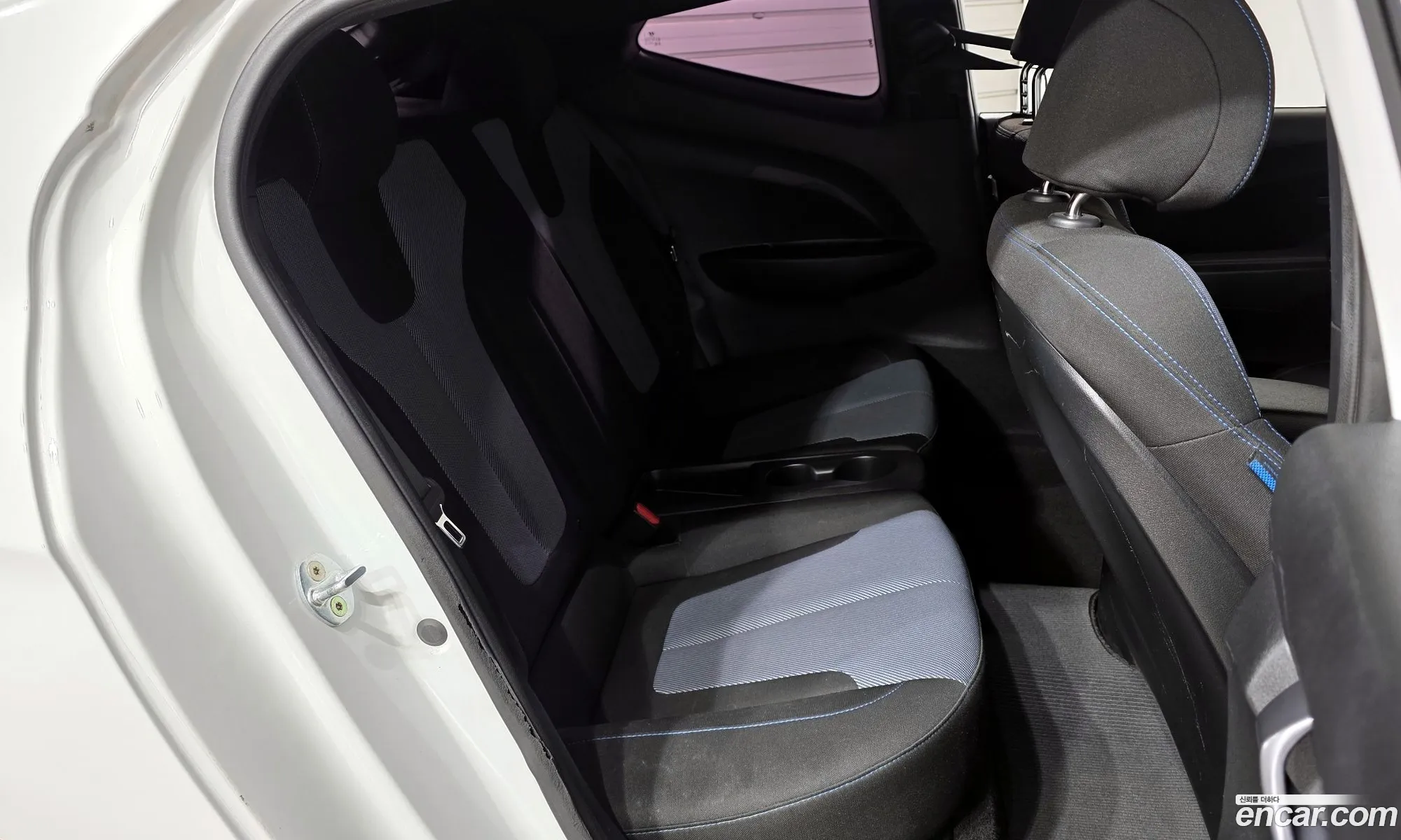Hyundai Veloster 2018 — 18